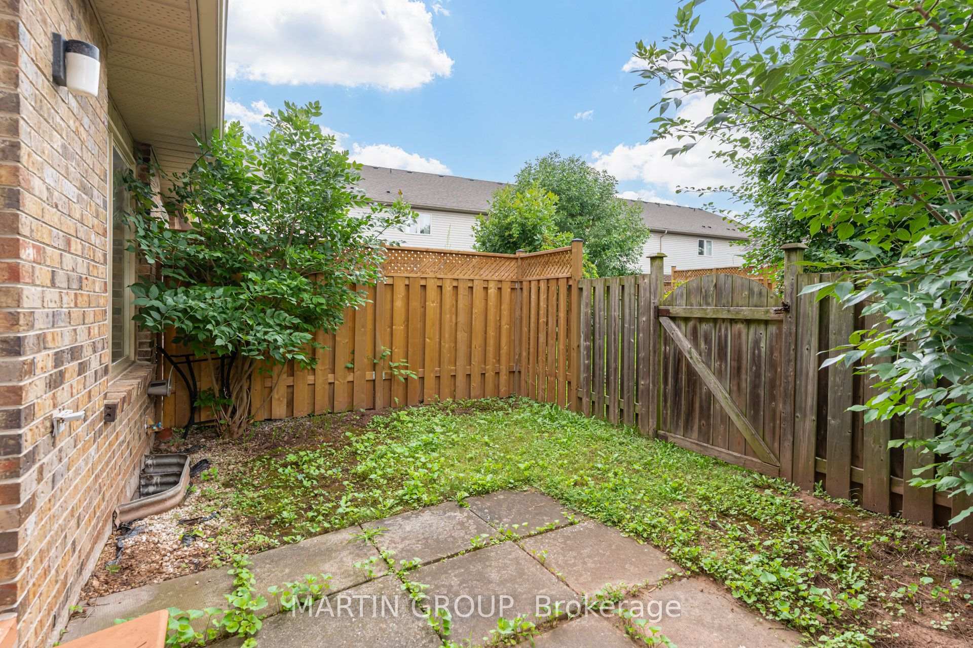 5076 New Street 23