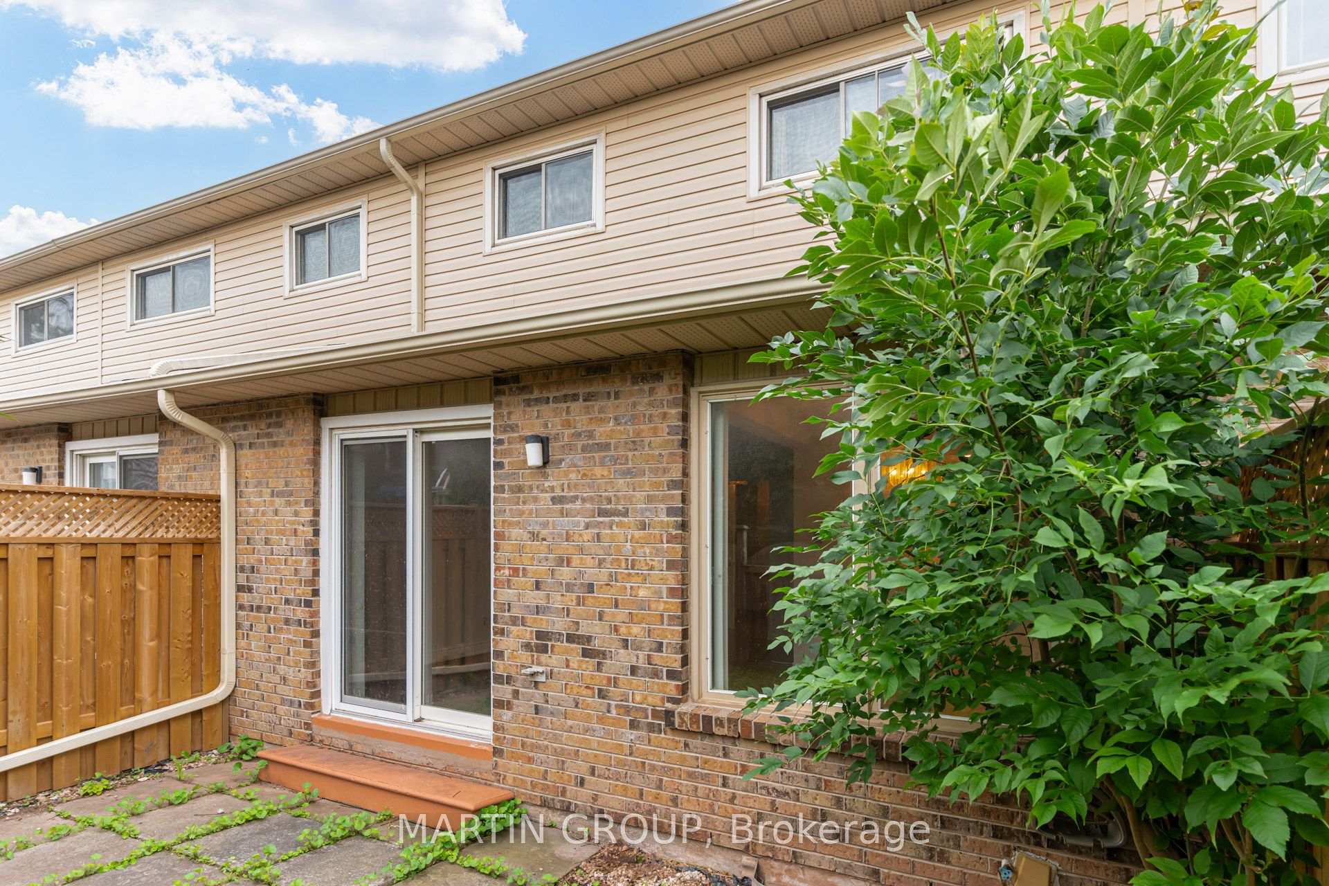 5076 New Street 23