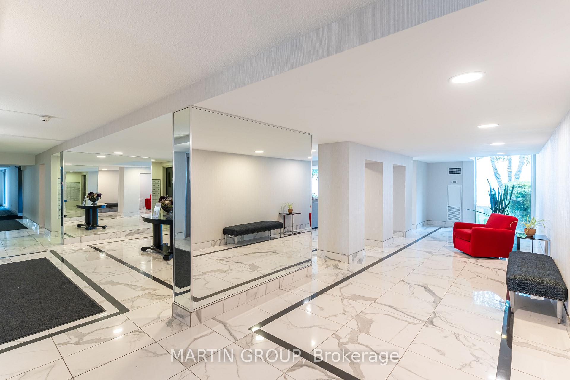5280 Lakeshore Road 1102