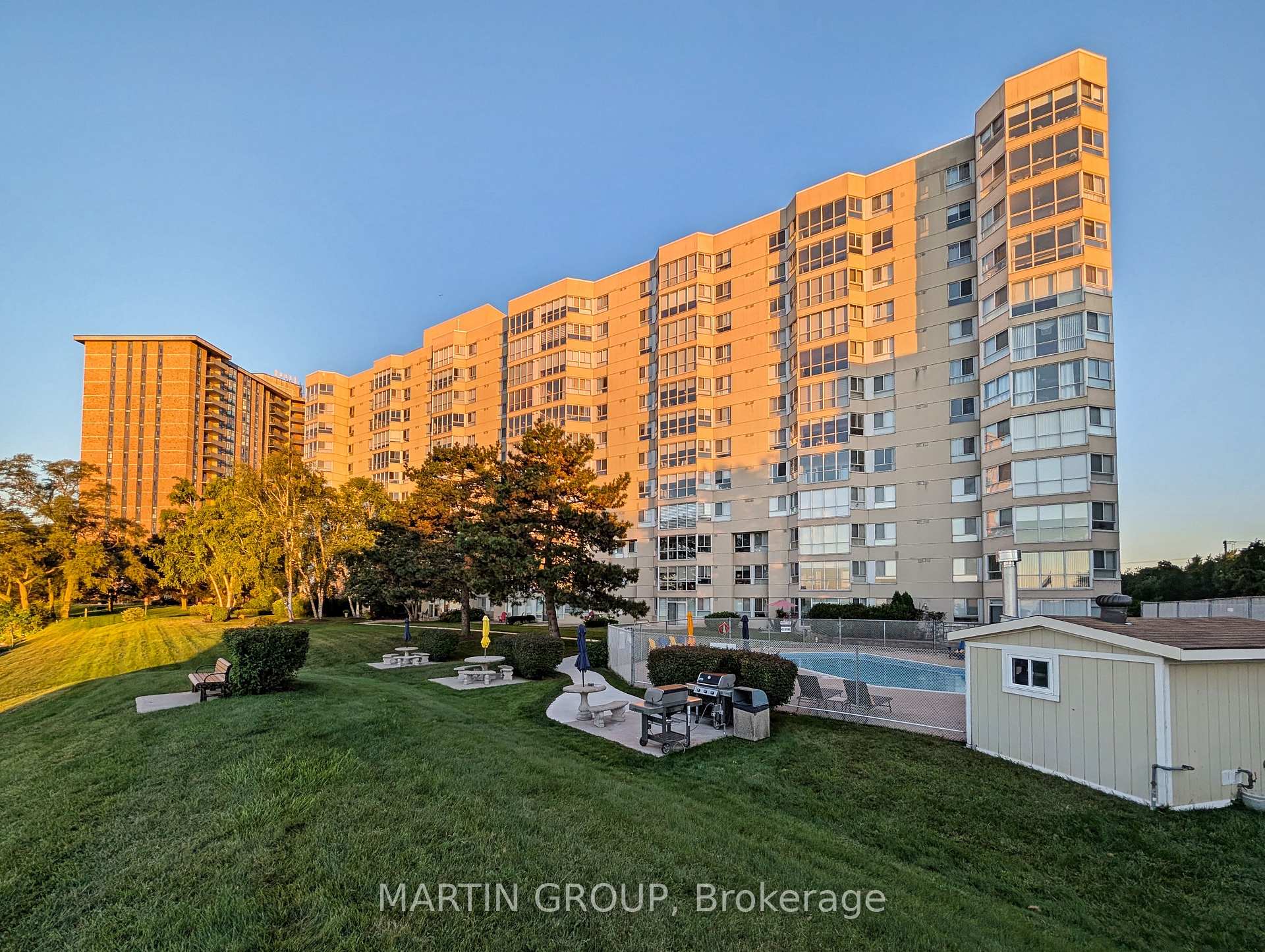 5280 Lakeshore Road 1102