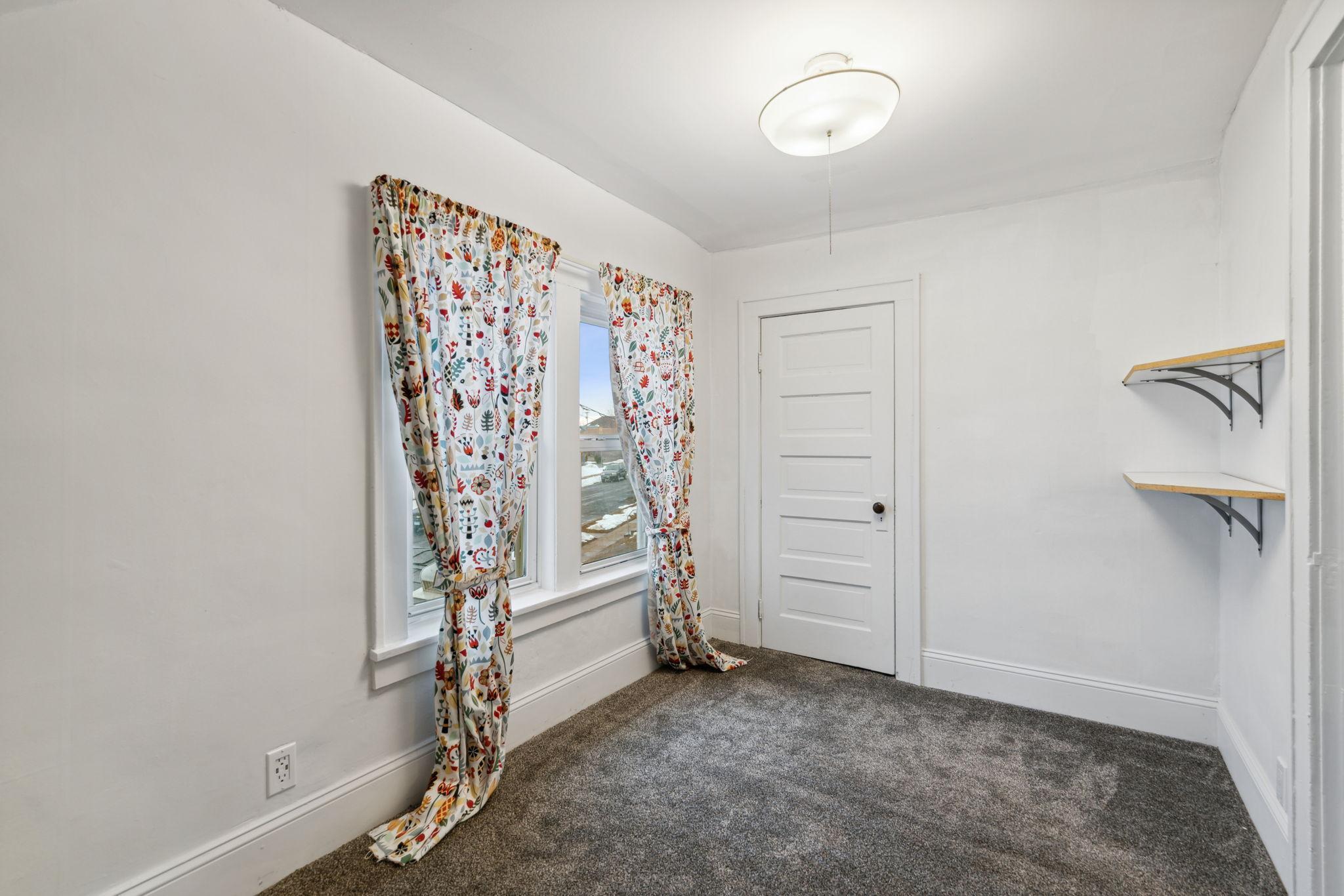 3911 Lookout Place