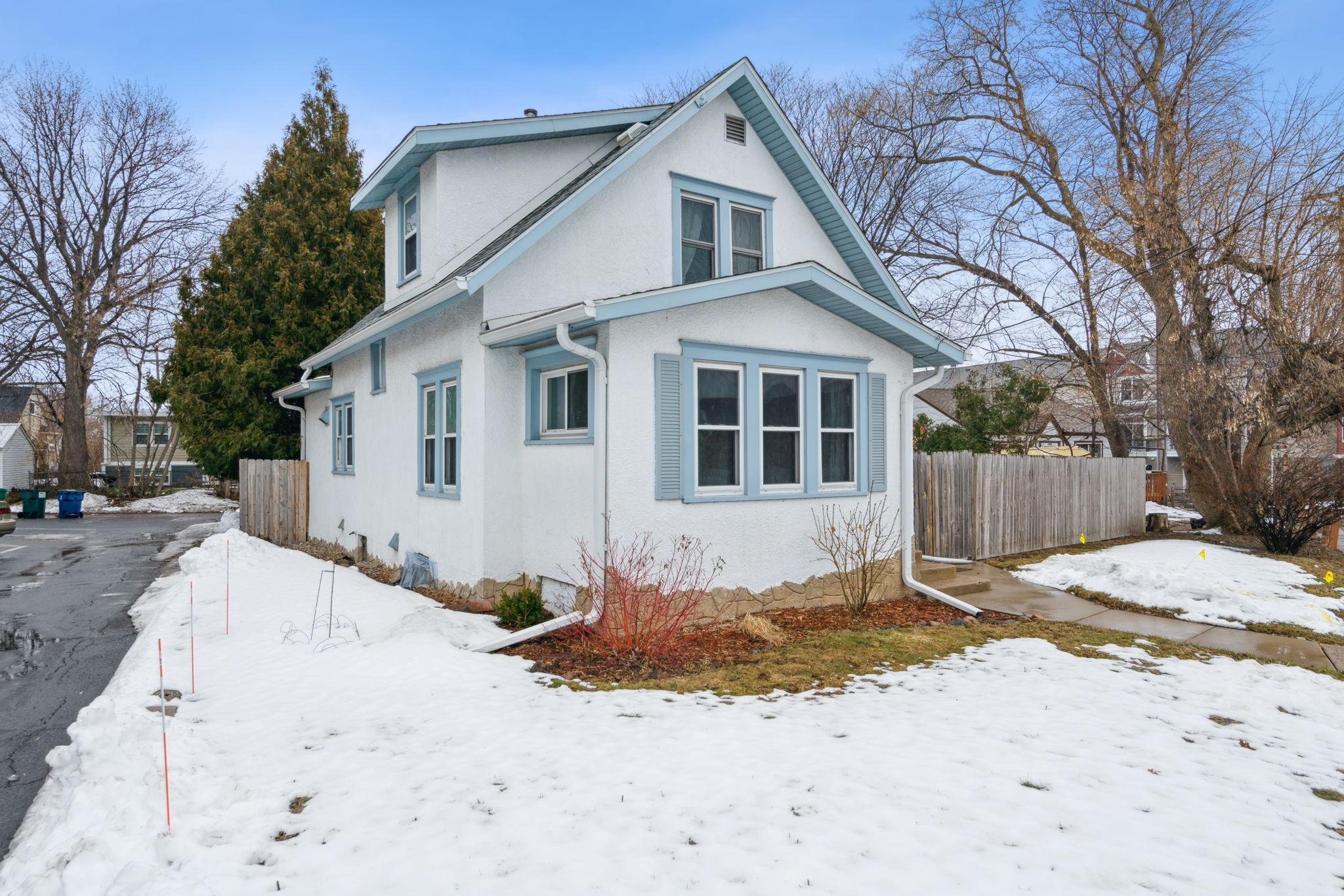 3911 Lookout Place