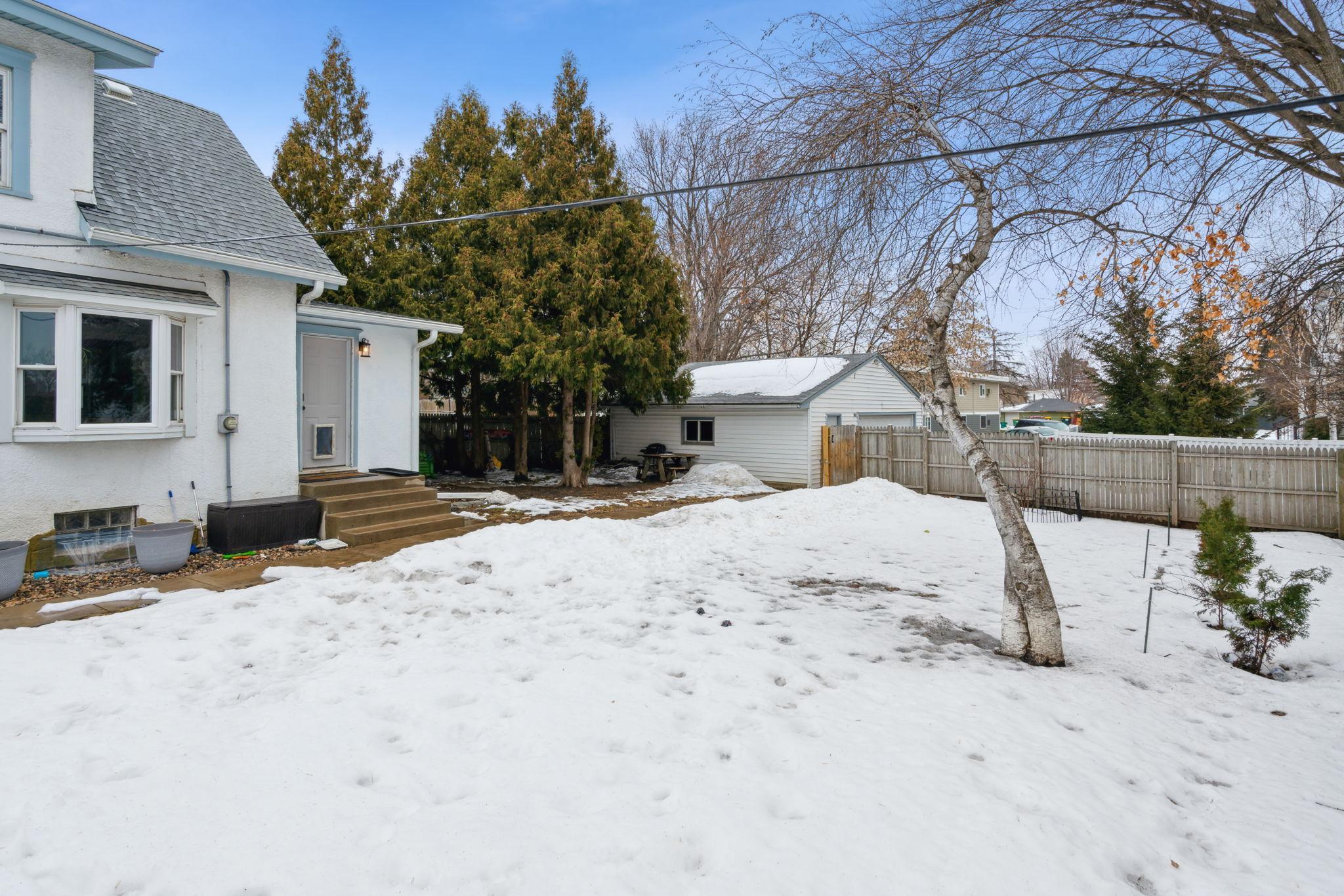 3911 Lookout Place