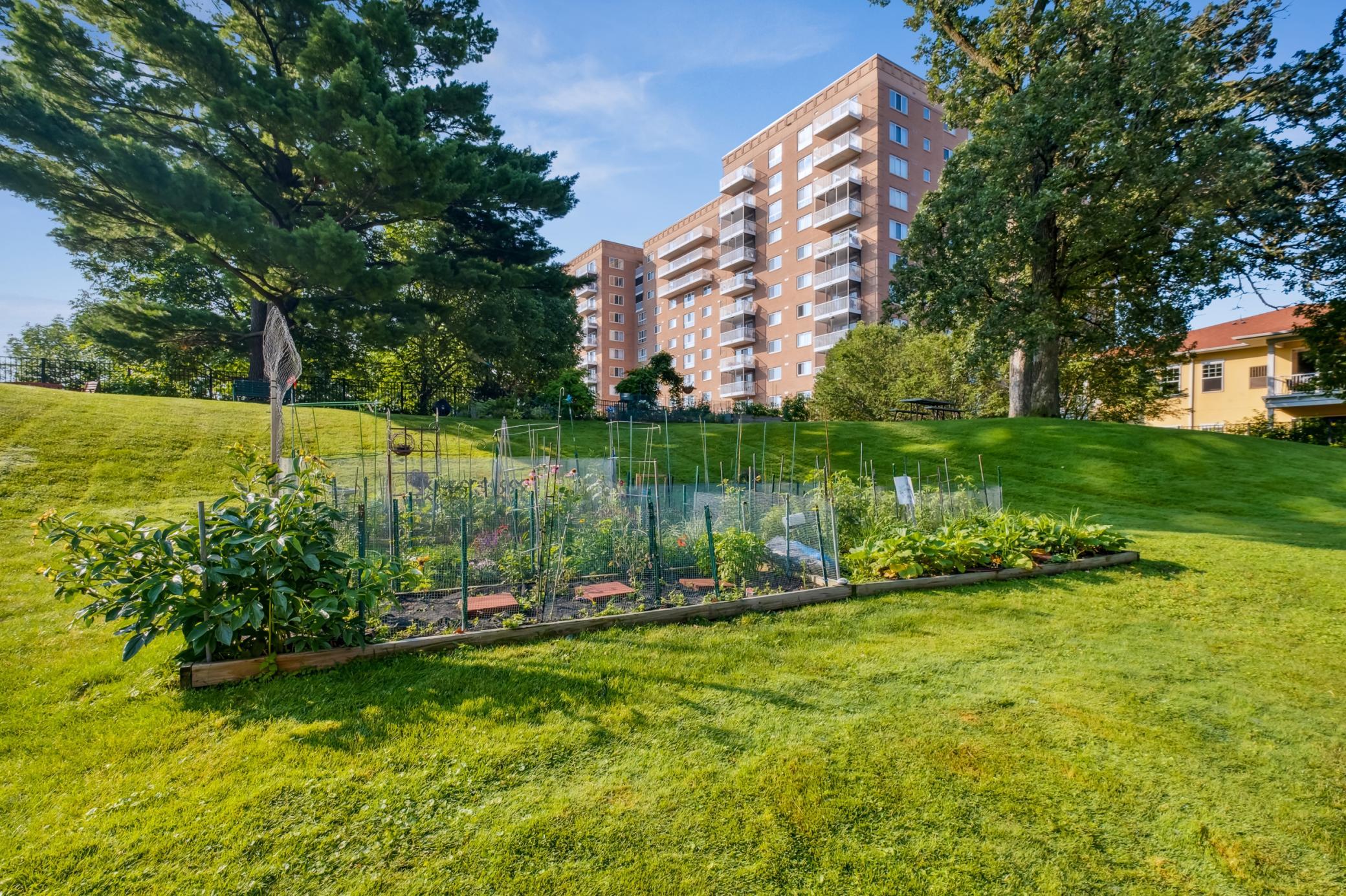 6615 Lake Shore Drive S Unit: 1008