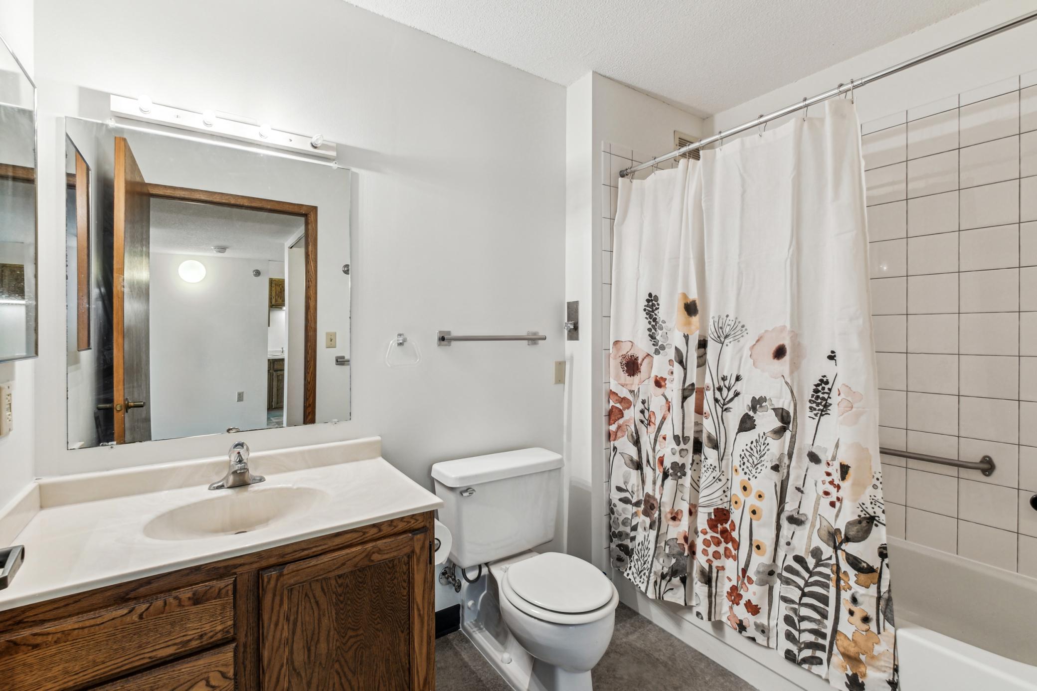 6615 Lake Shore Drive S Unit: 1008