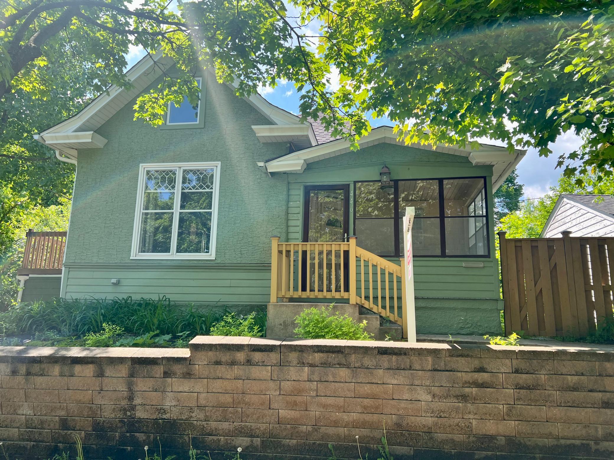 446 Curtice Street W