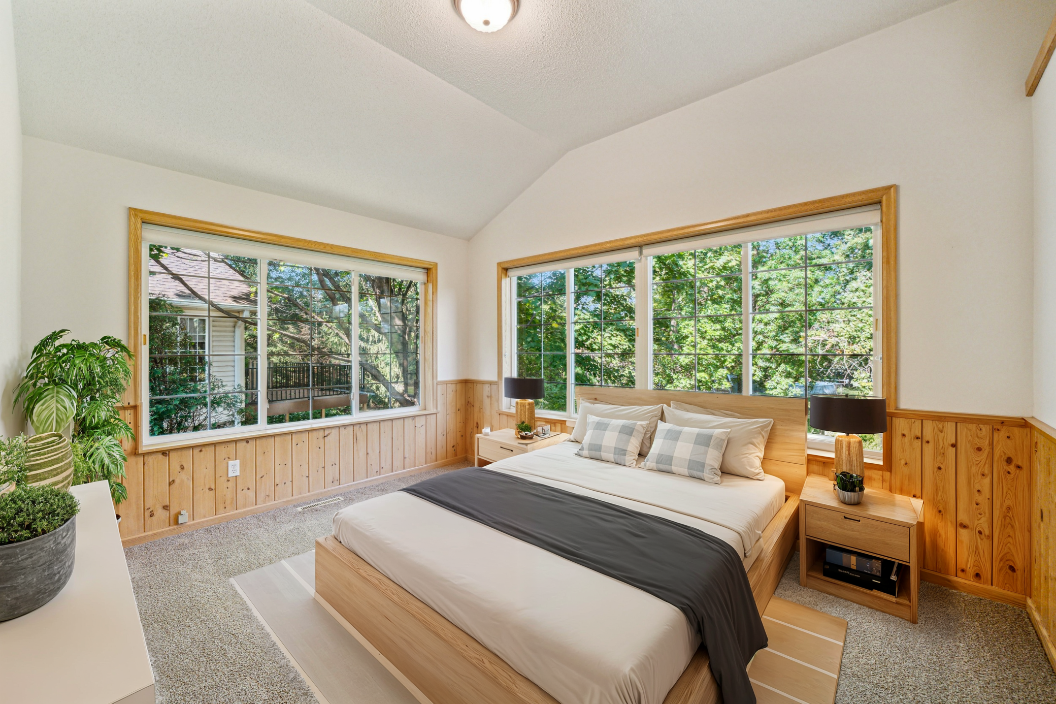 14726 Courtyard Circle