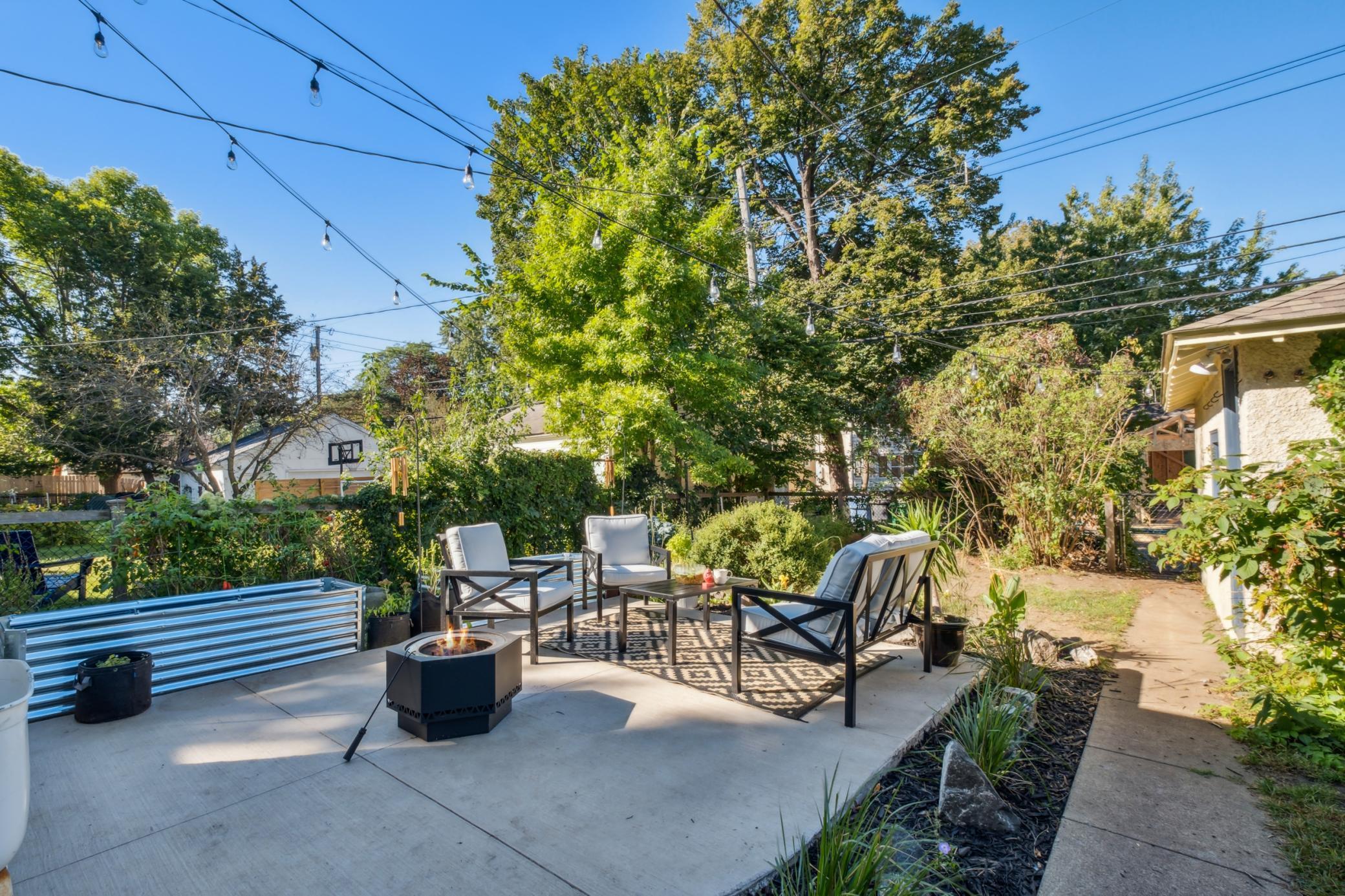 4338 Garfield Avenue