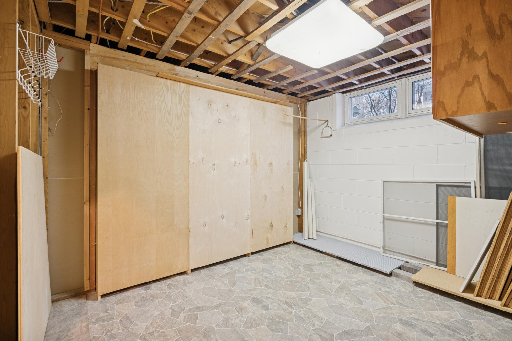 4046 Xerxes Avenue S