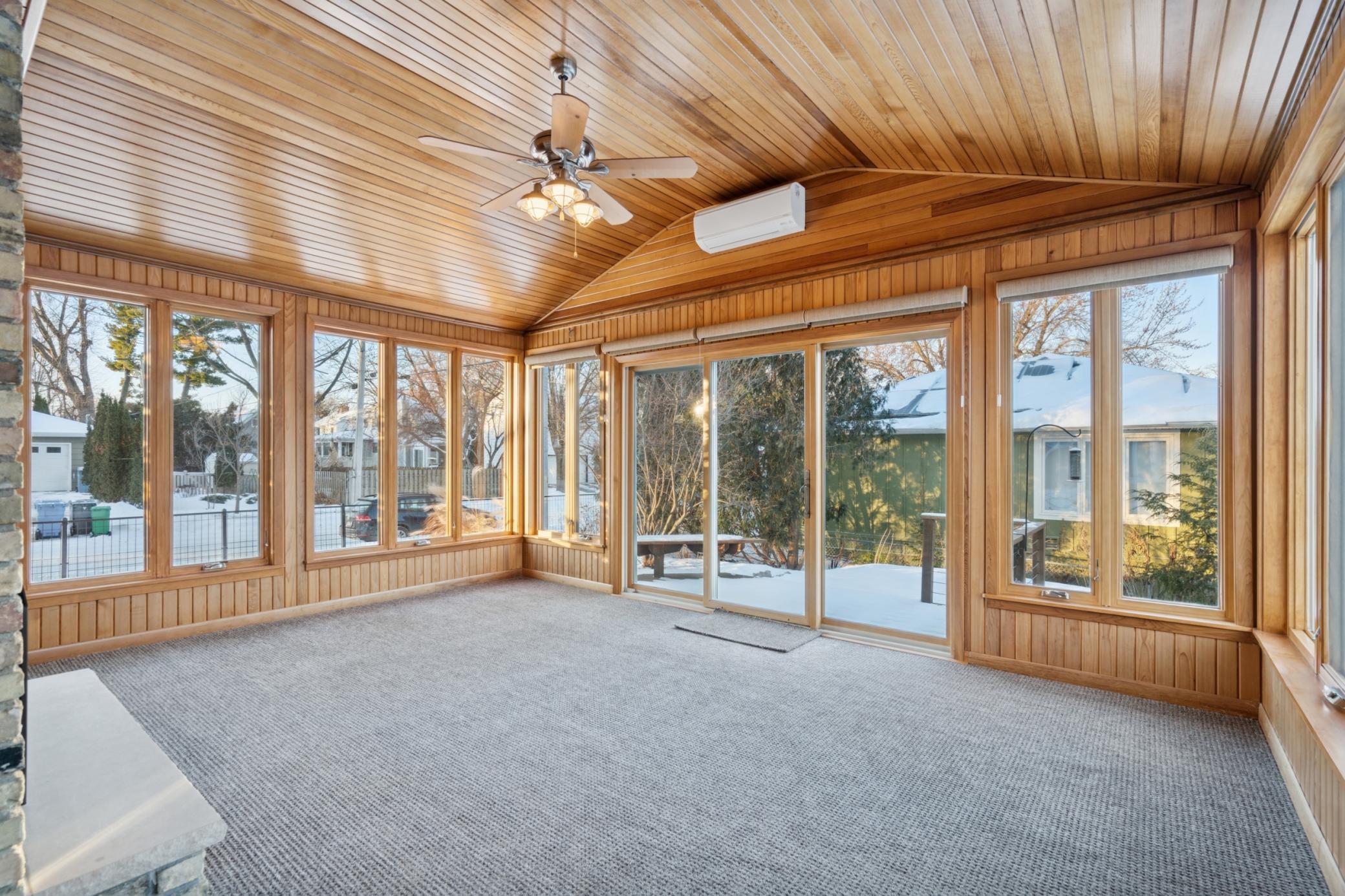 4046 Xerxes Avenue S