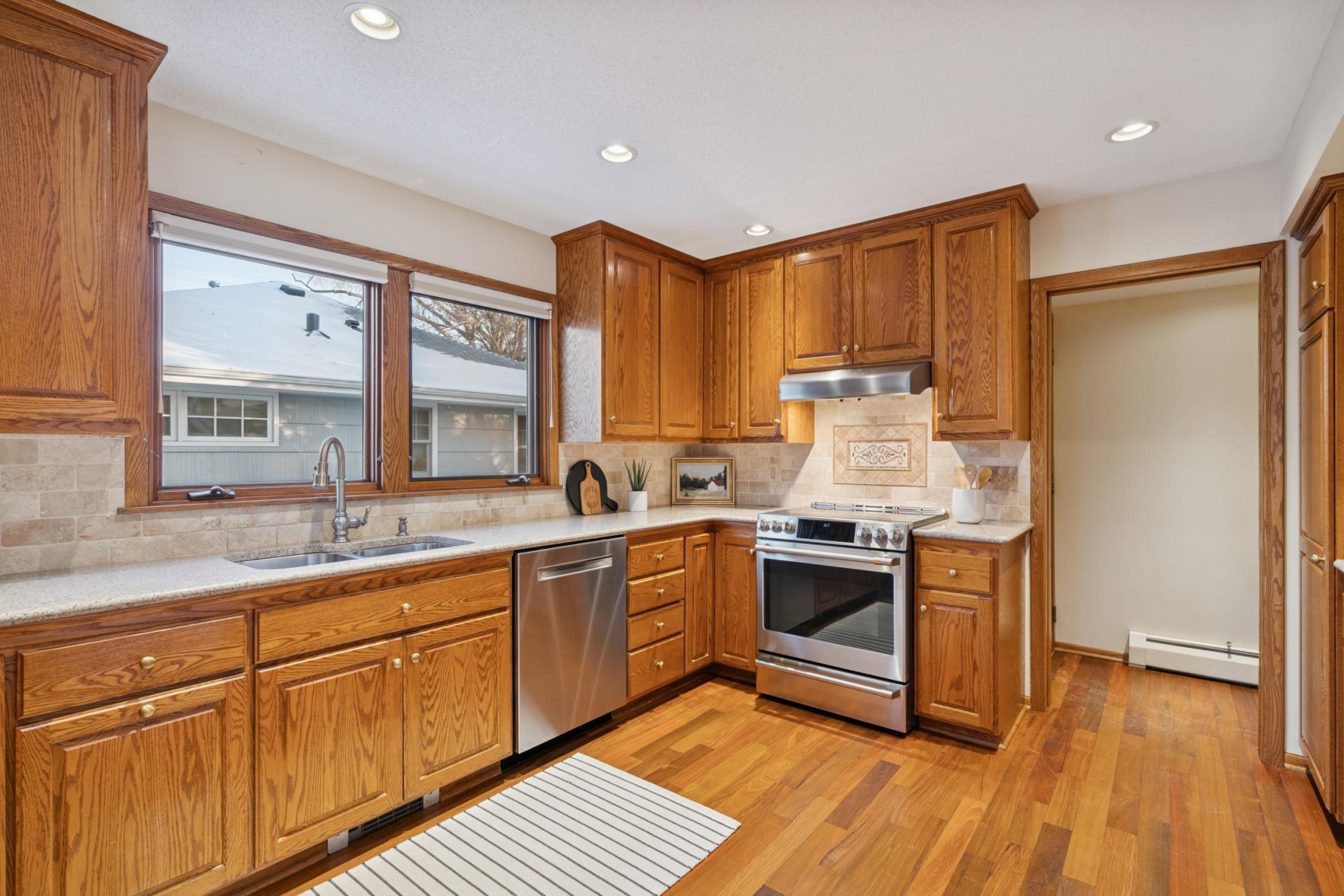 4046 Xerxes Avenue S