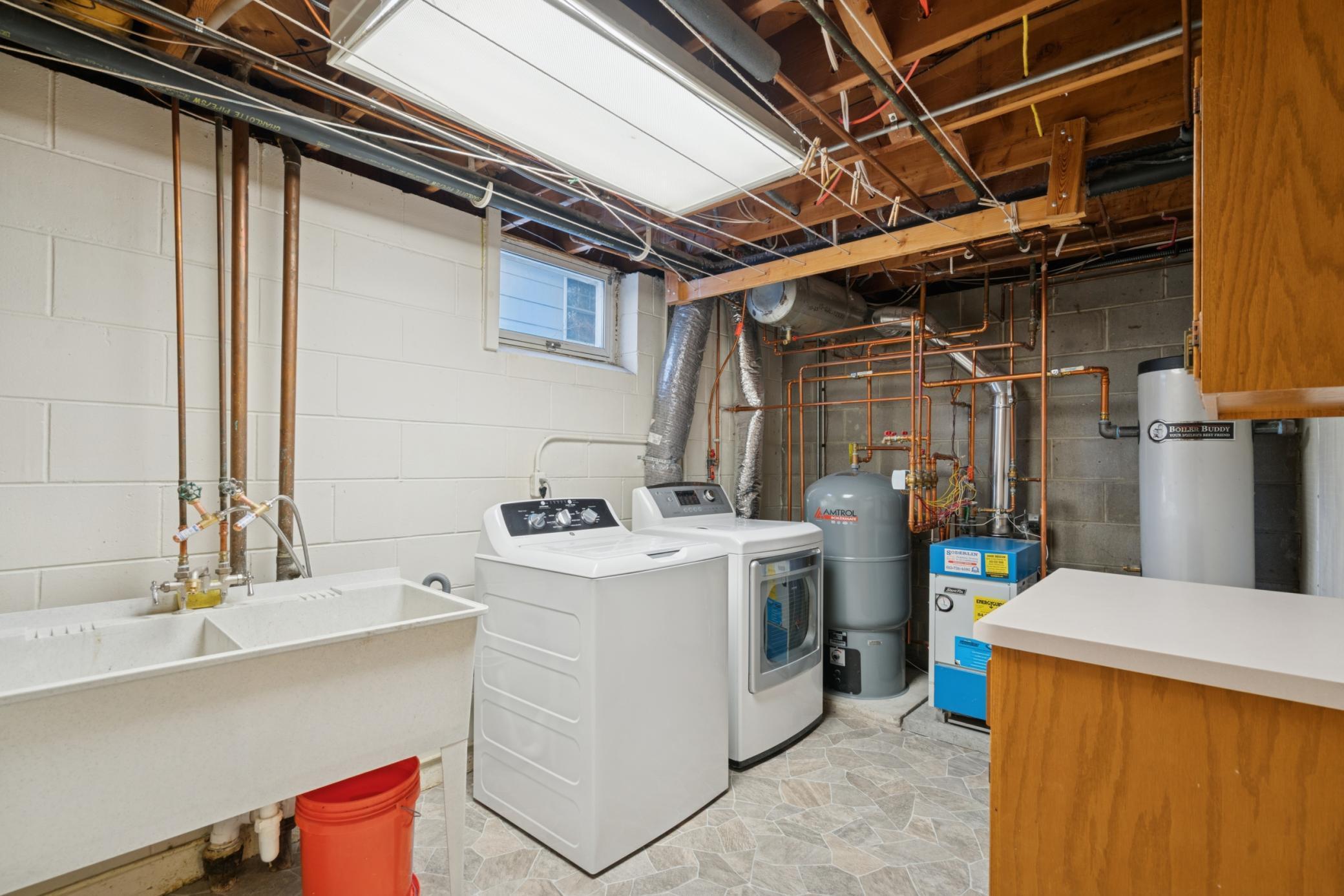 4046 Xerxes Avenue S