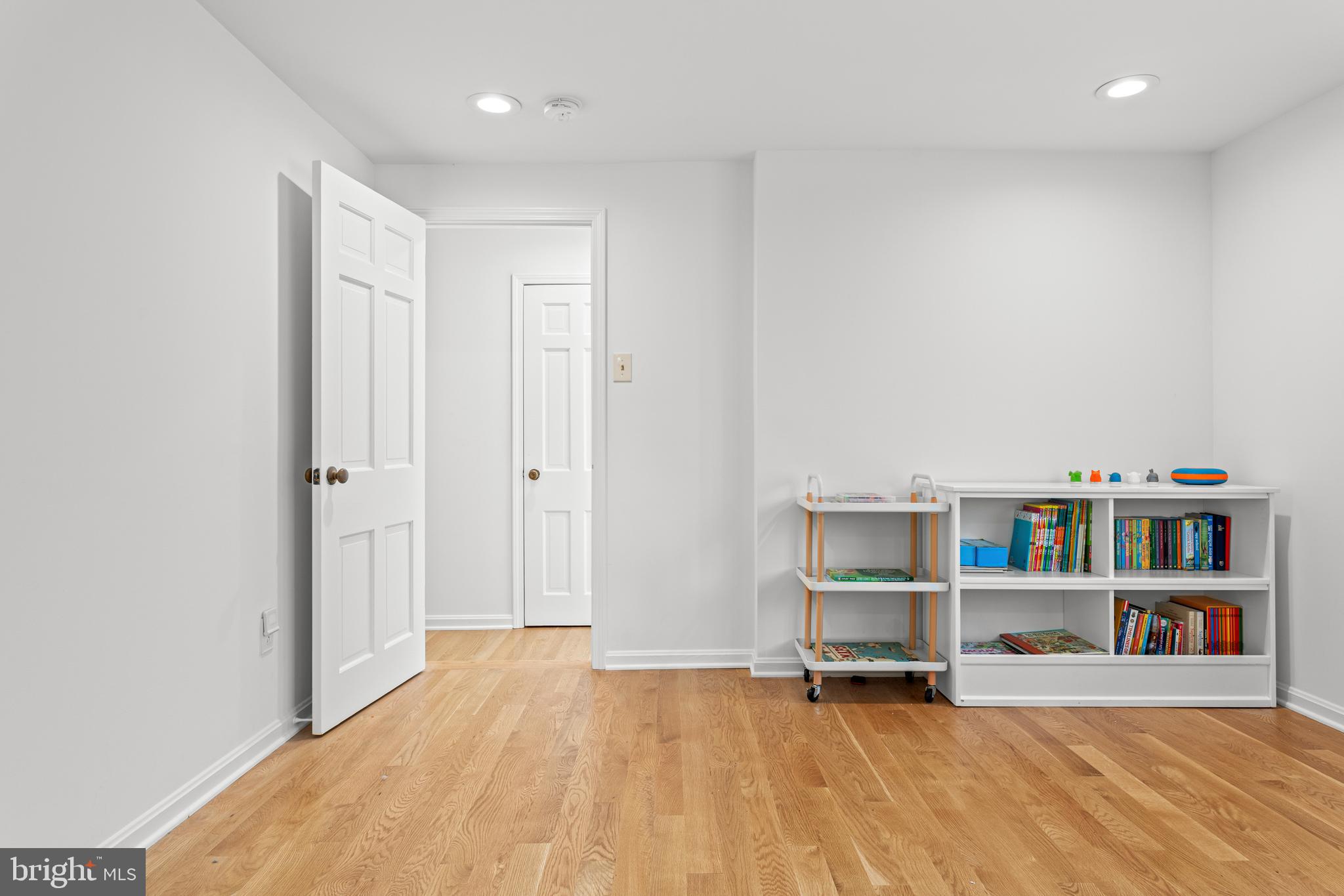 1200 RIDGEWOOD ROAD