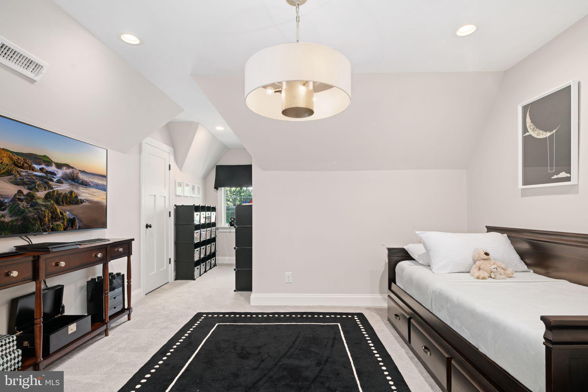 107 W MONTGOMERY AVENUE 107