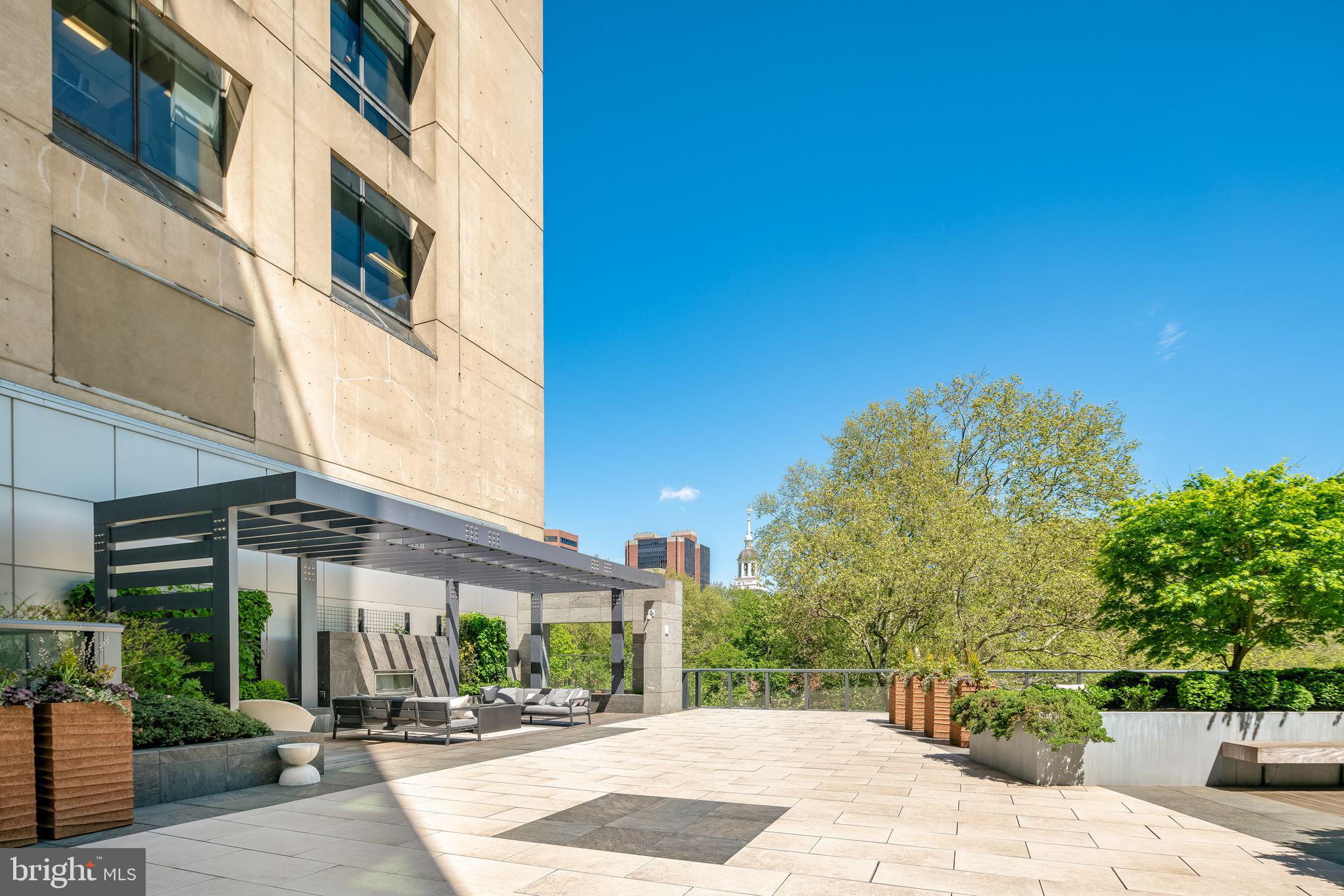 500 WALNUT STREET 1002