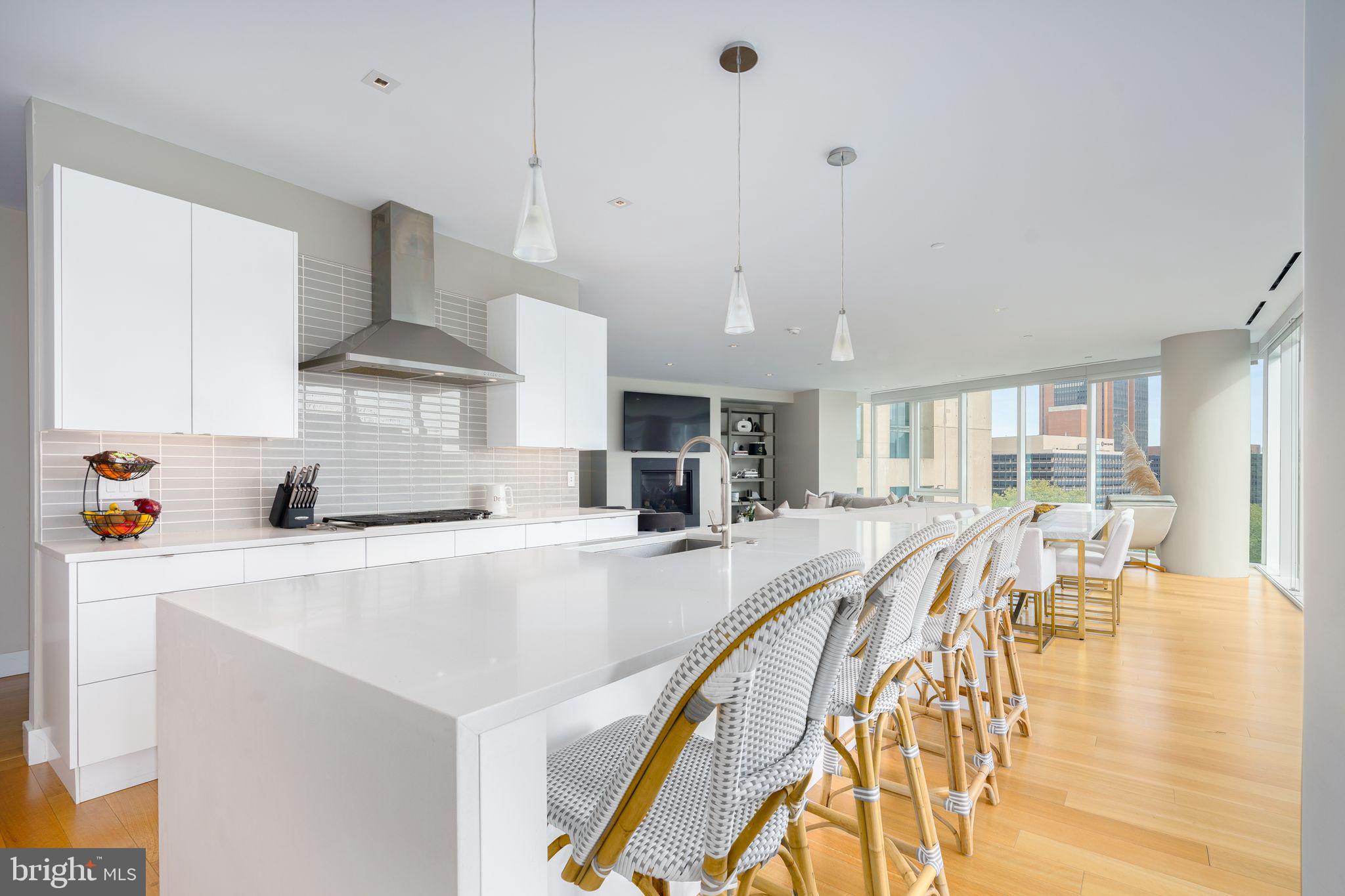 500 WALNUT STREET 1002