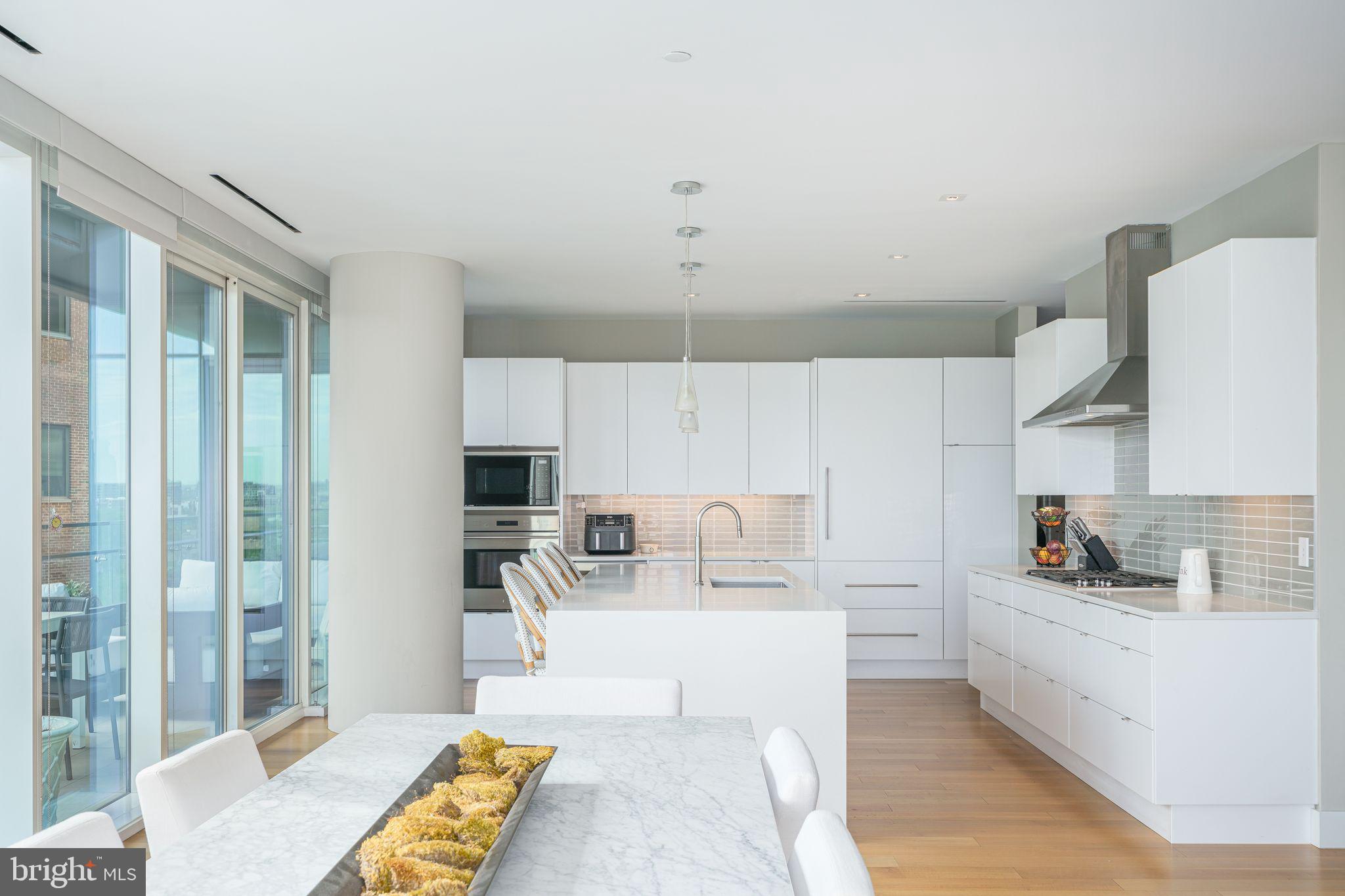 500 WALNUT STREET 1002