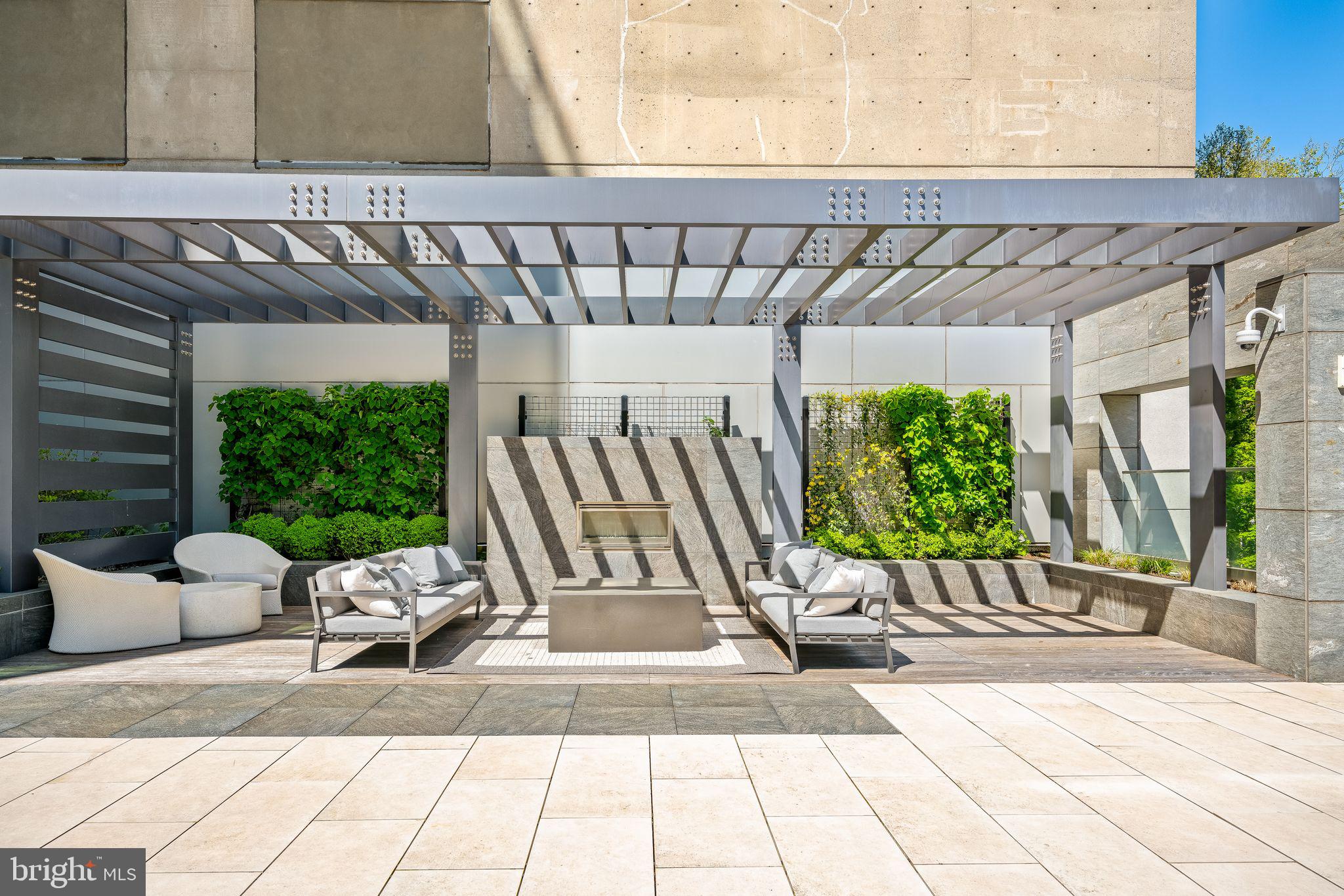 500 WALNUT STREET 1002