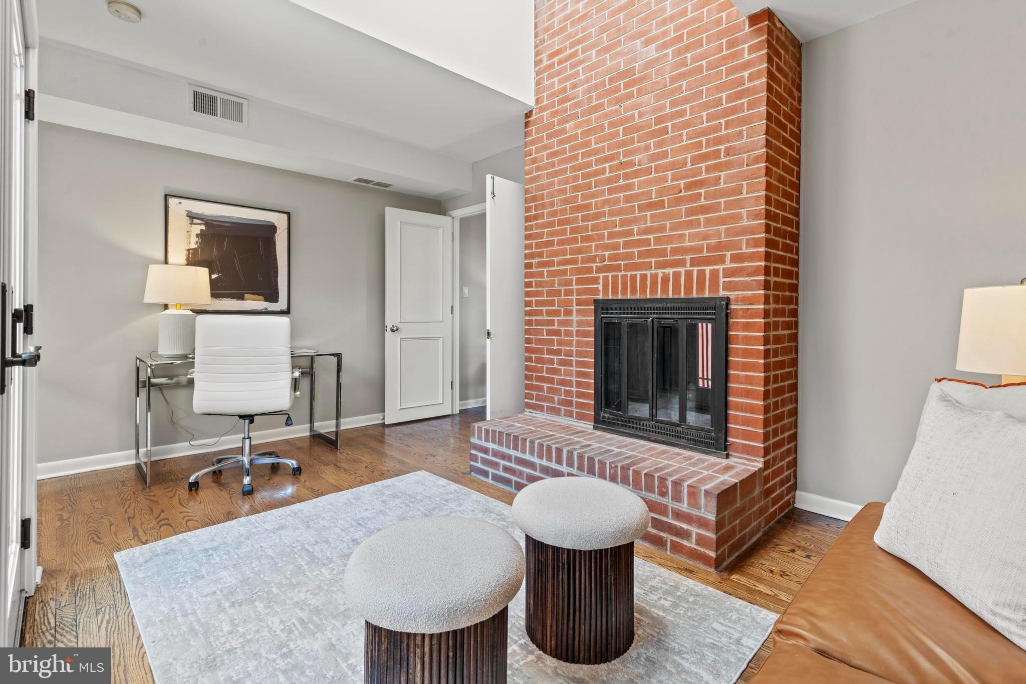 338 S 2ND STREET
