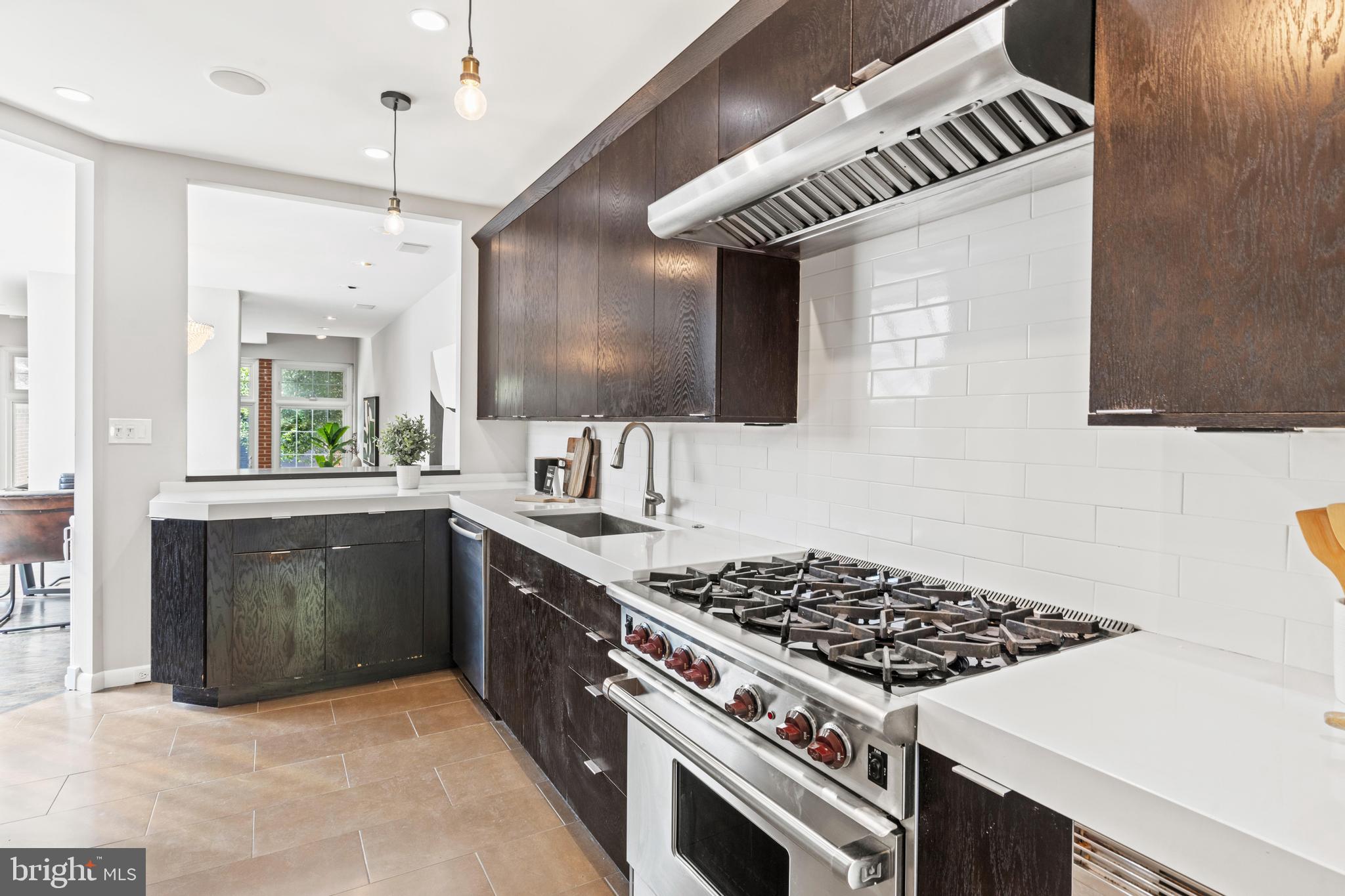 338 S 2ND STREET