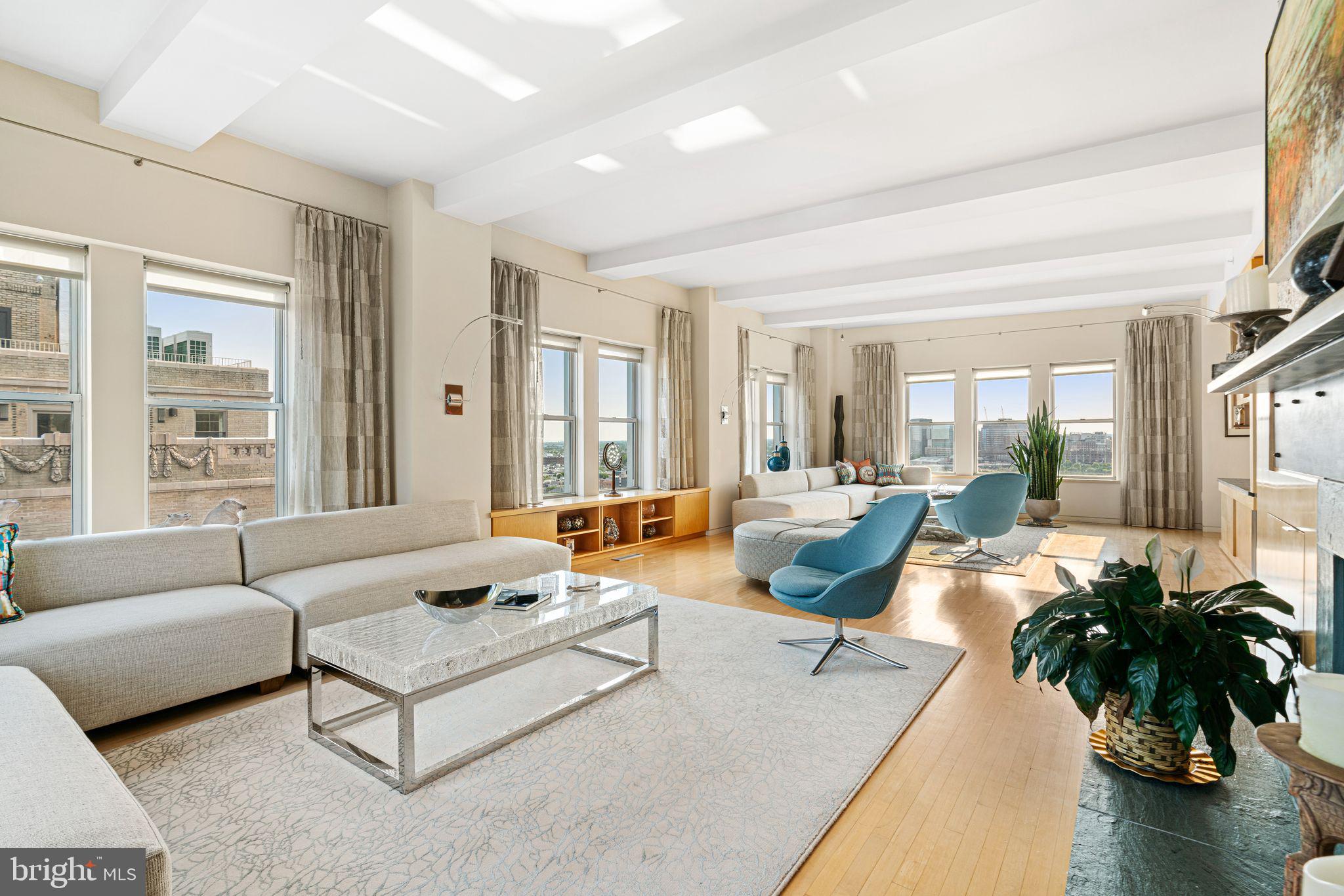 275 S 19TH STREET PENTHOUSE