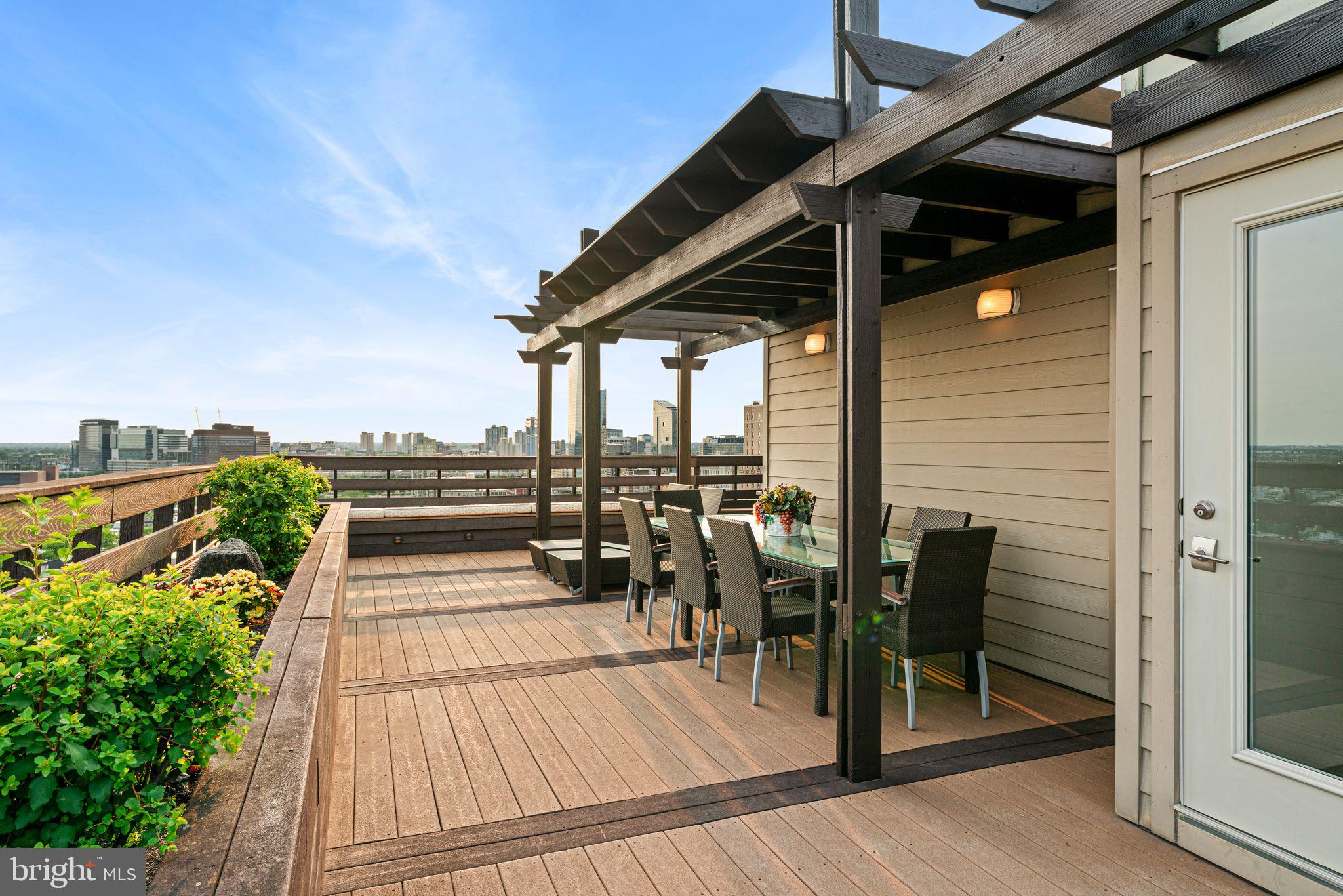 275 S 19TH STREET PENTHOUSE