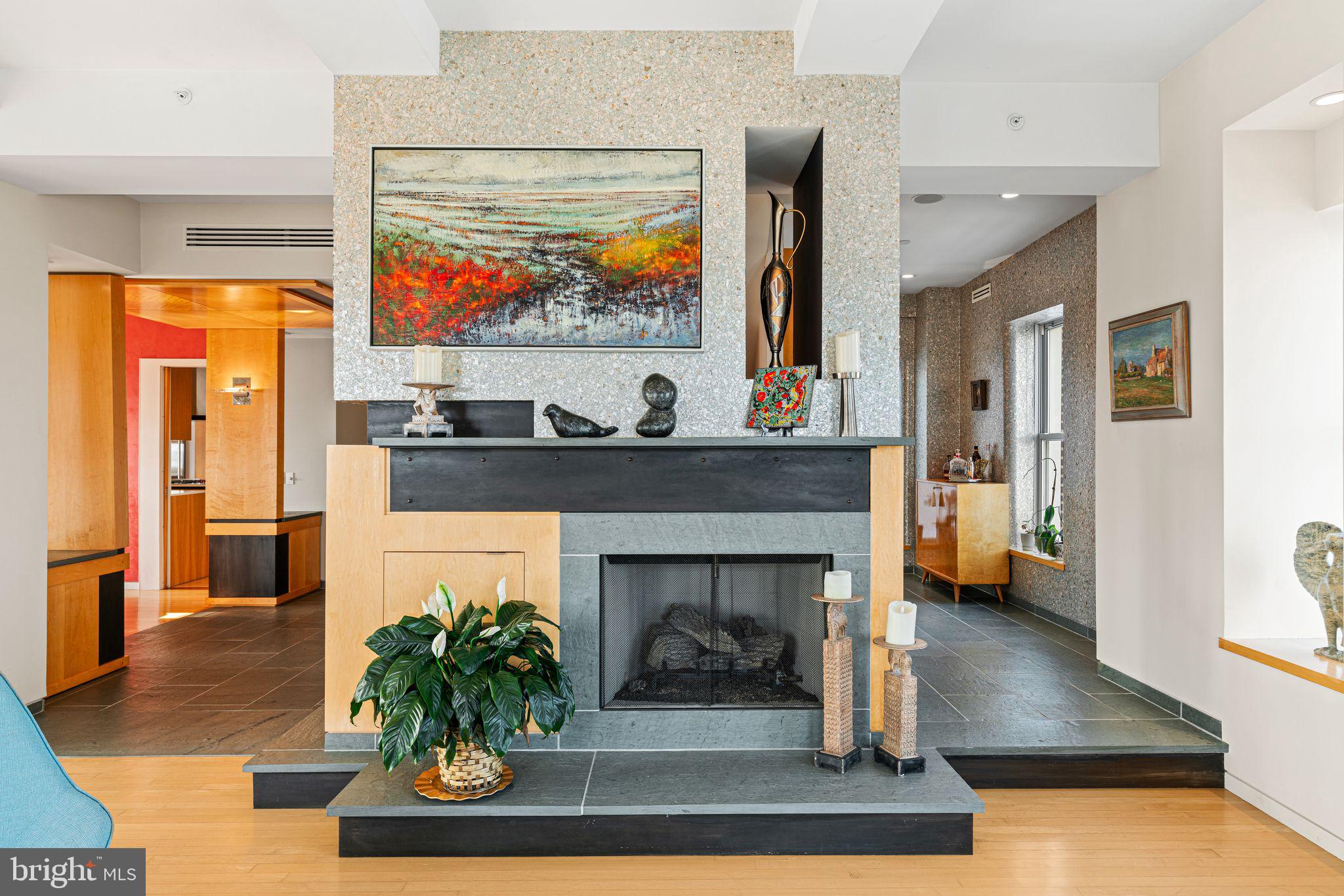 275 S 19TH STREET PENTHOUSE