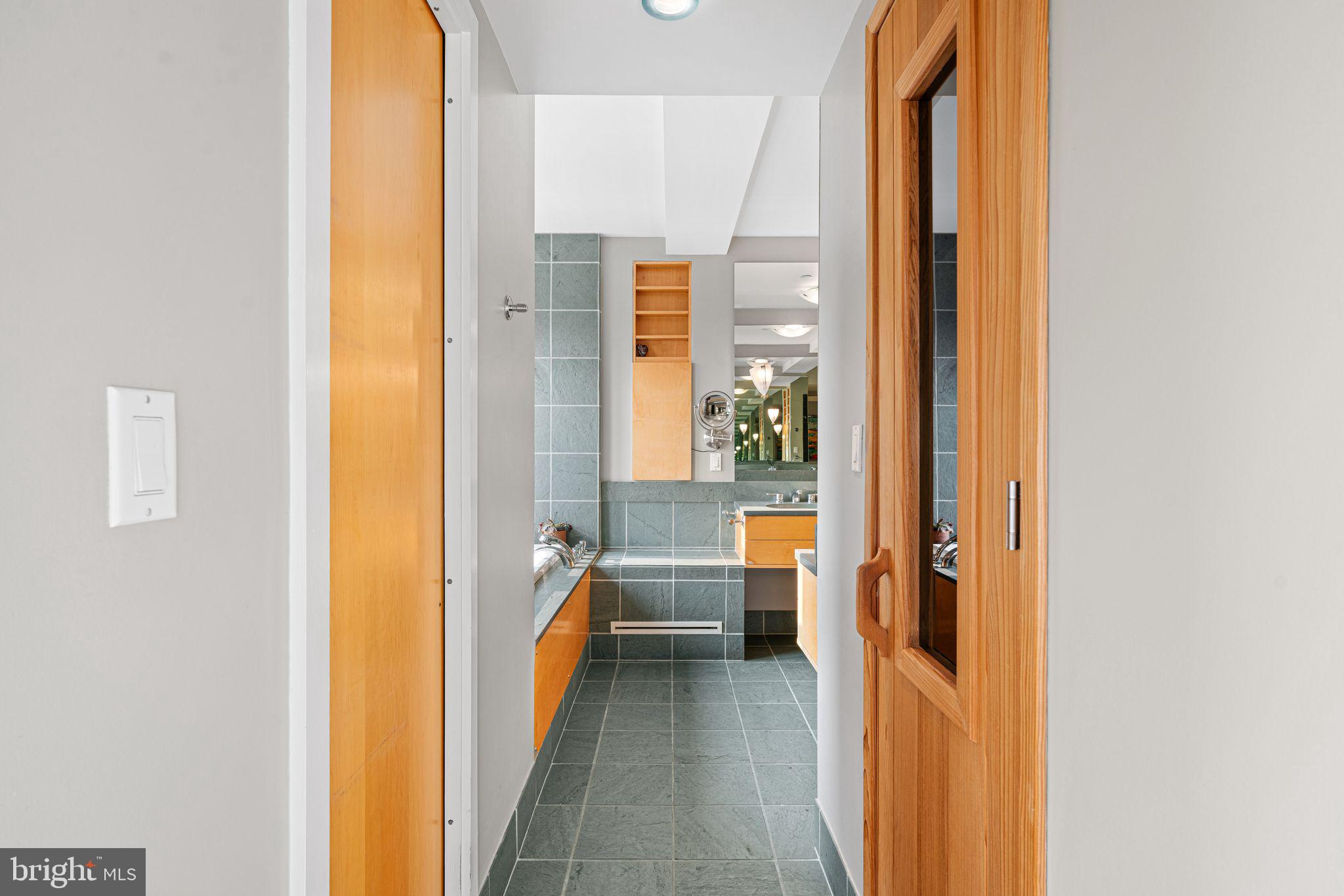 275 S 19TH STREET PENTHOUSE