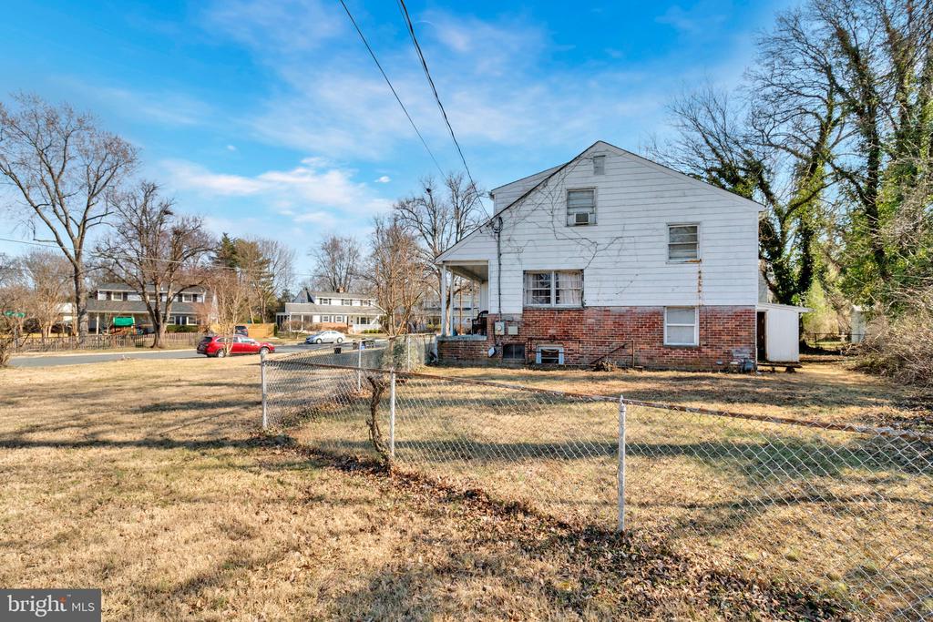 6226 Stoneham Ct