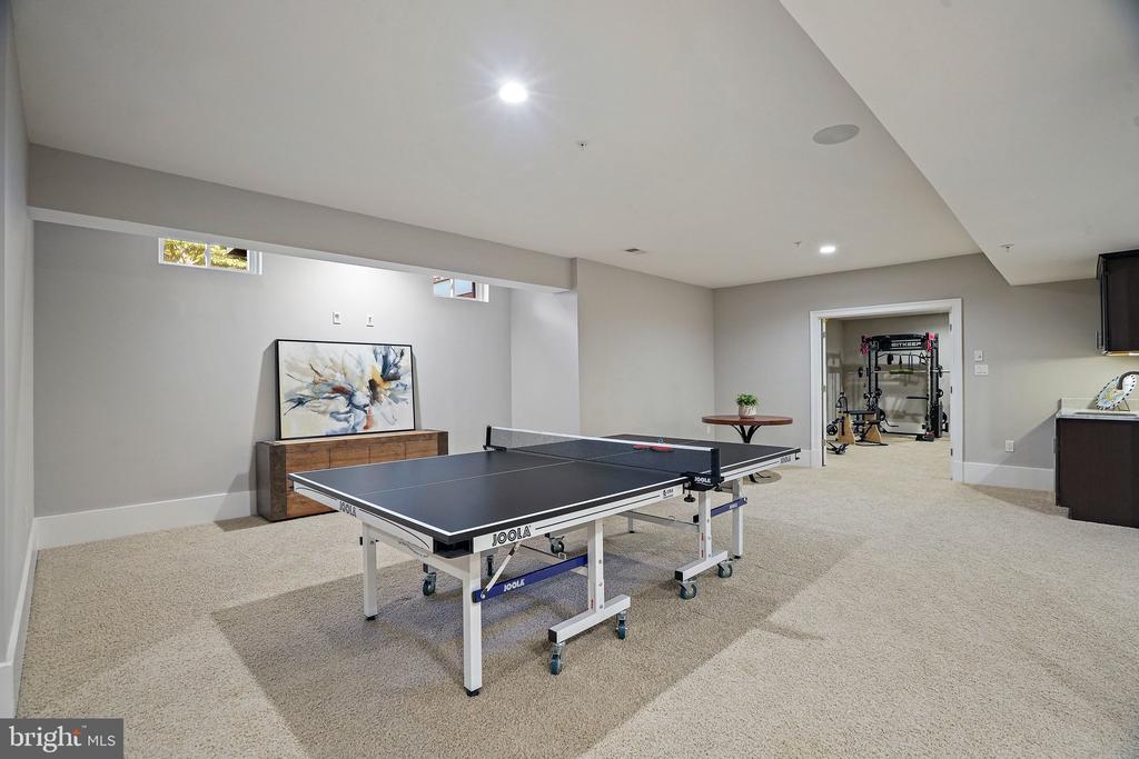 6941 WINTERBERRY LANE