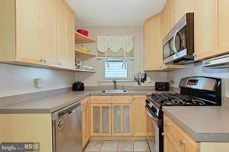 4623 5th Street S
