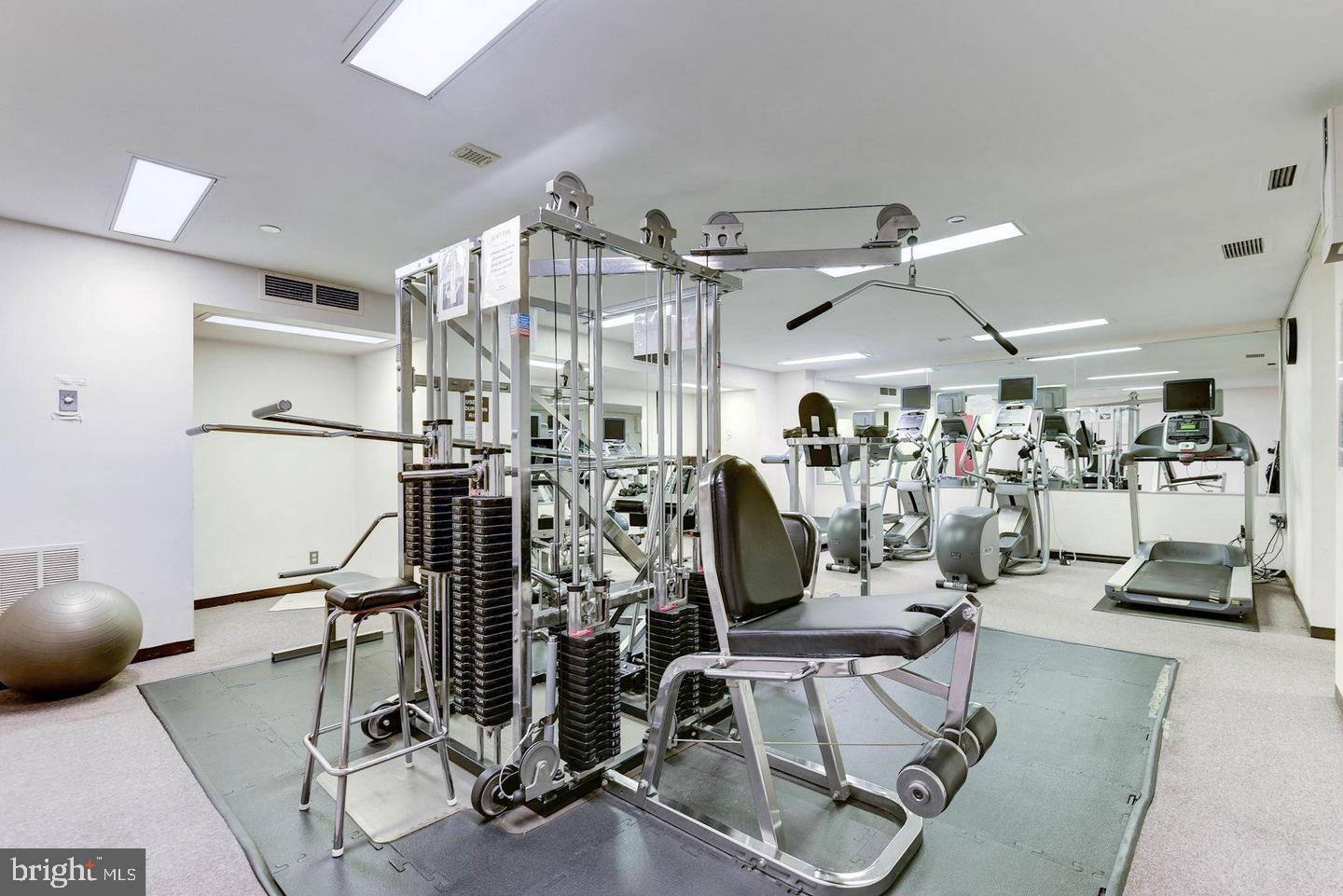 1805 Crystal Dr #613s