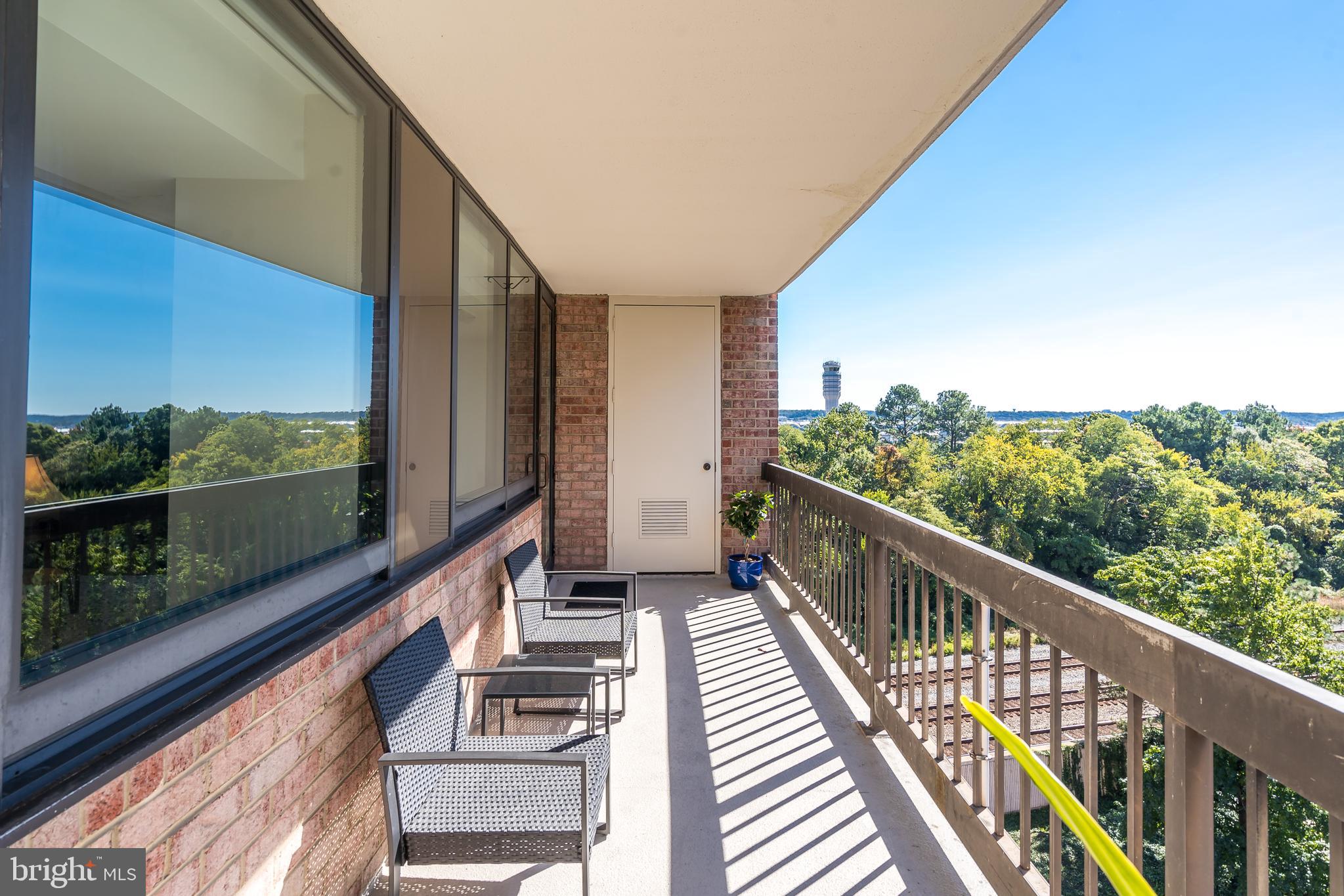 1805 Crystal Dr #613s