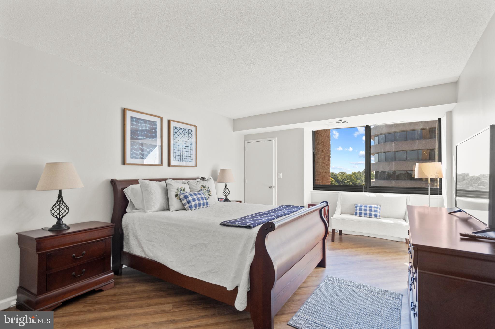 1805 Crystal Dr #613s