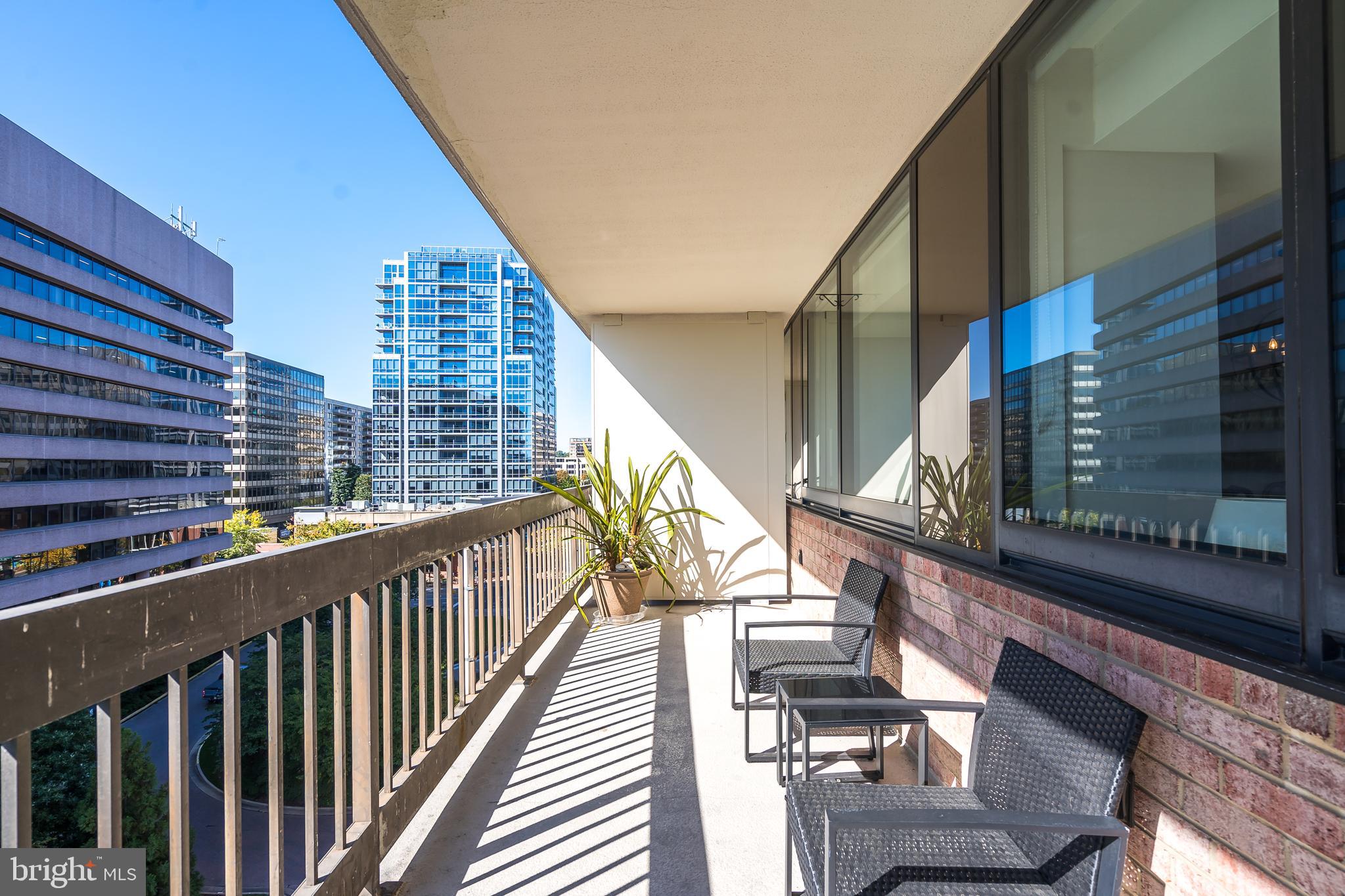 1805 Crystal Dr #613s