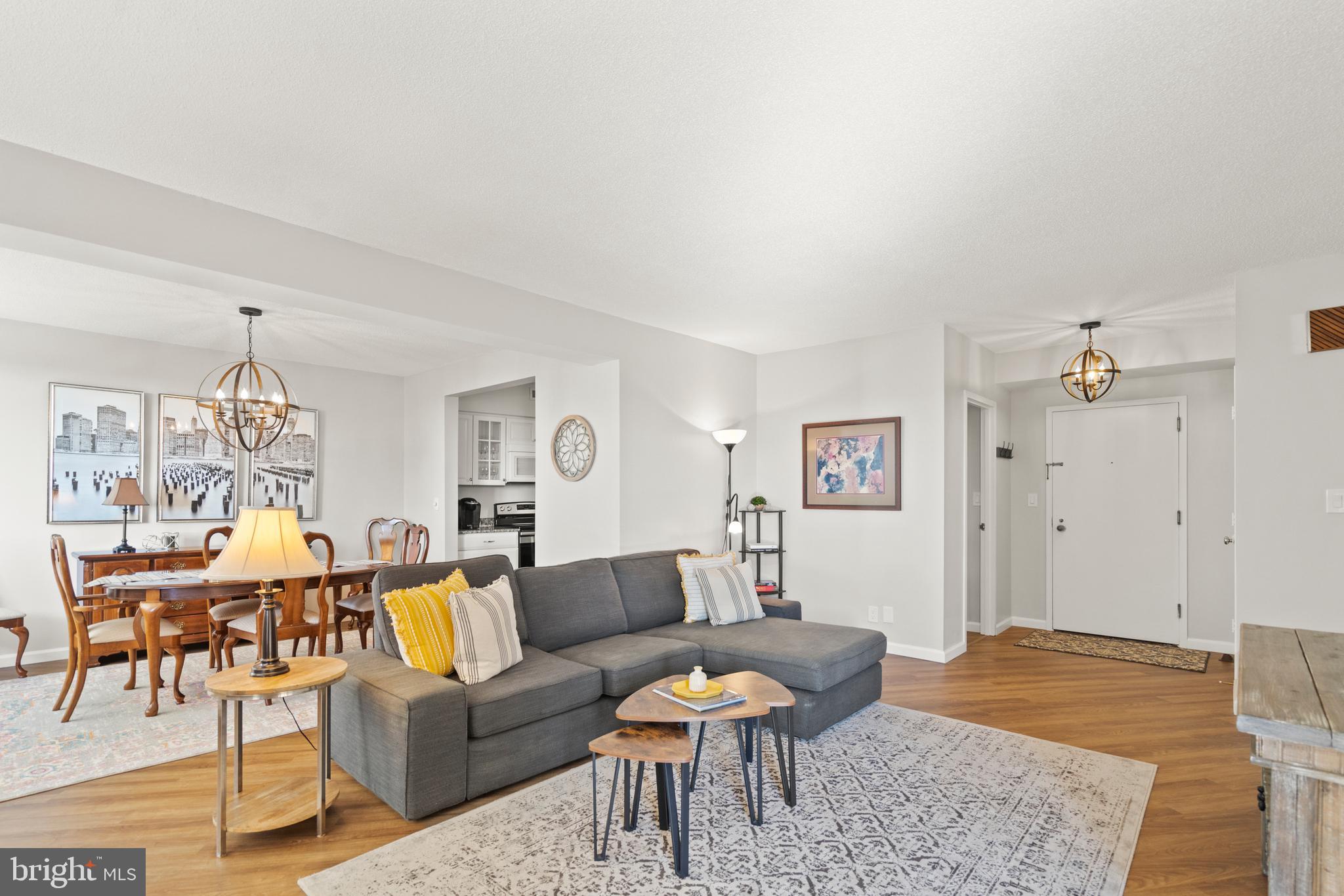 1805 Crystal Dr #613s