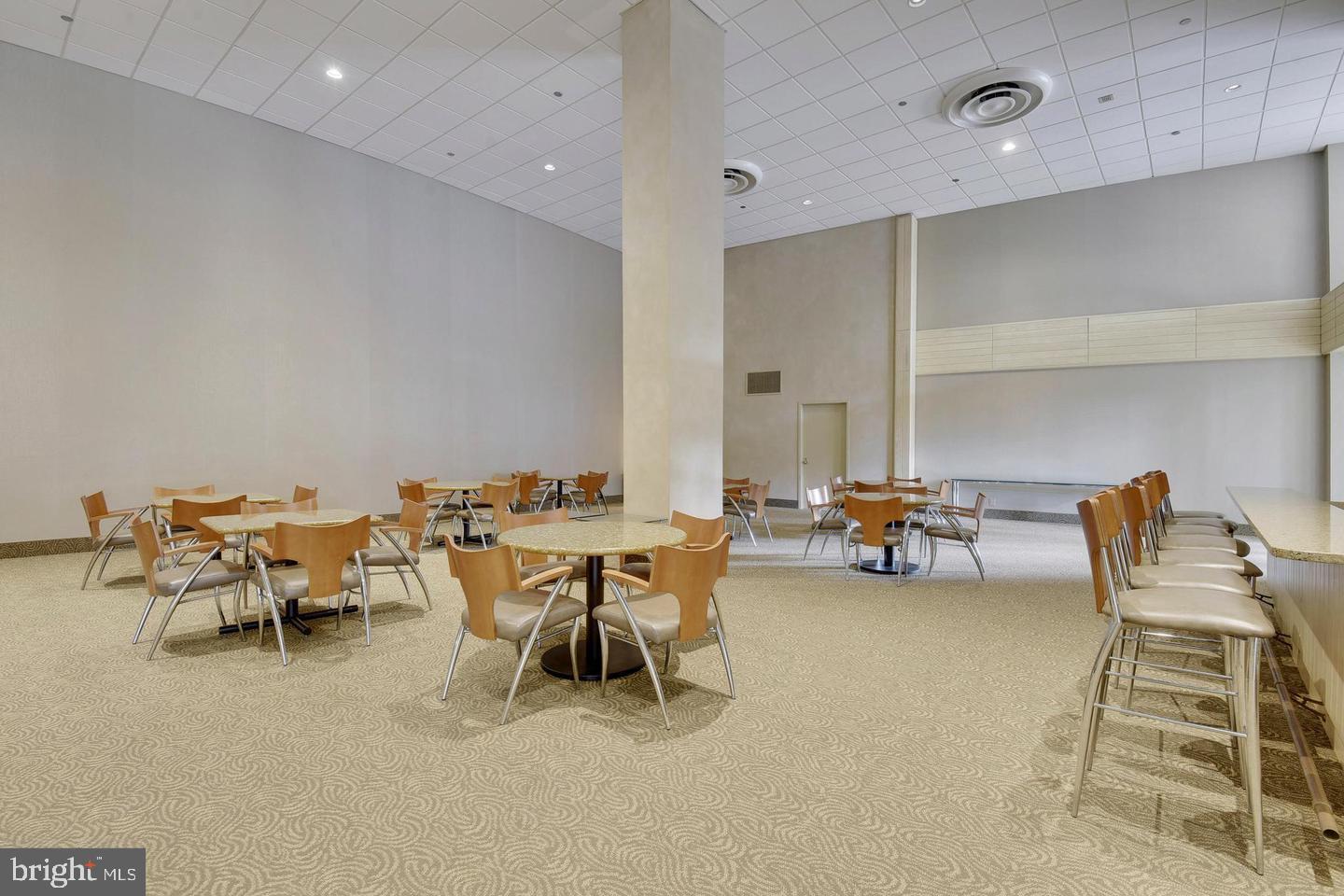 1805 Crystal Dr #613s