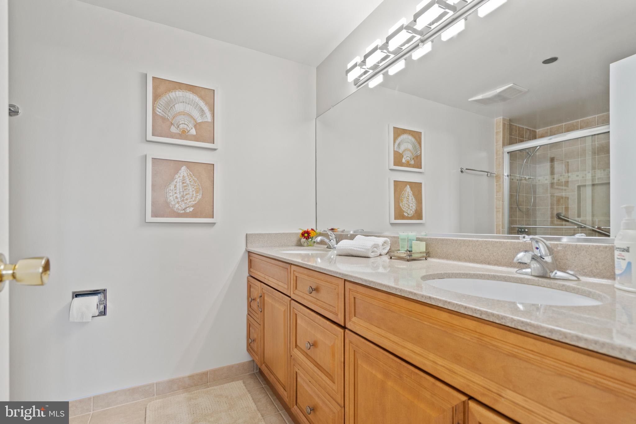 1805 Crystal Dr #613s