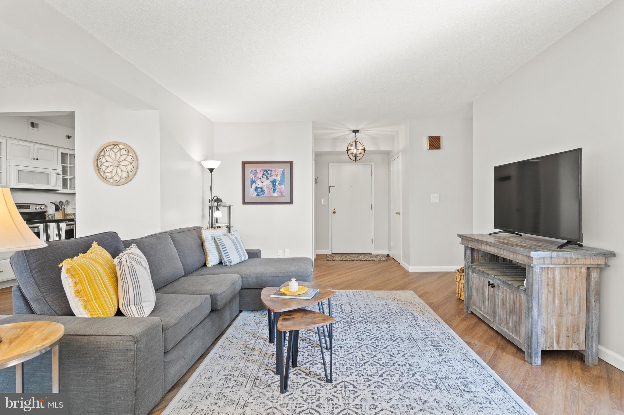 1805 Crystal Dr #613s