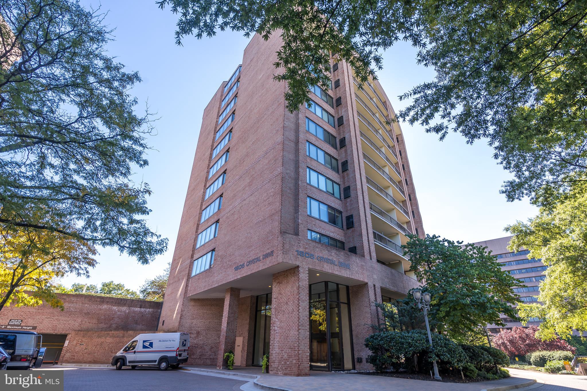 1805 Crystal Dr #613s