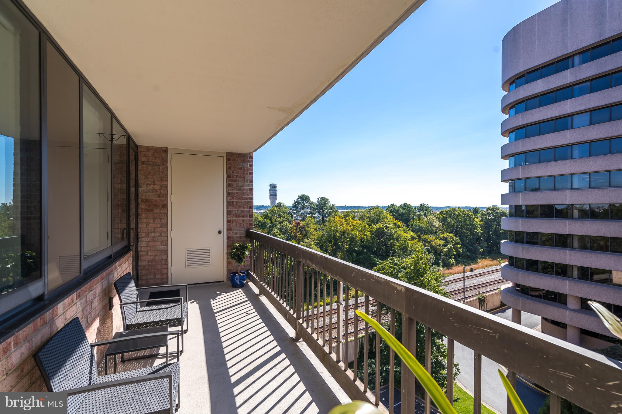 1805 Crystal Dr #613s