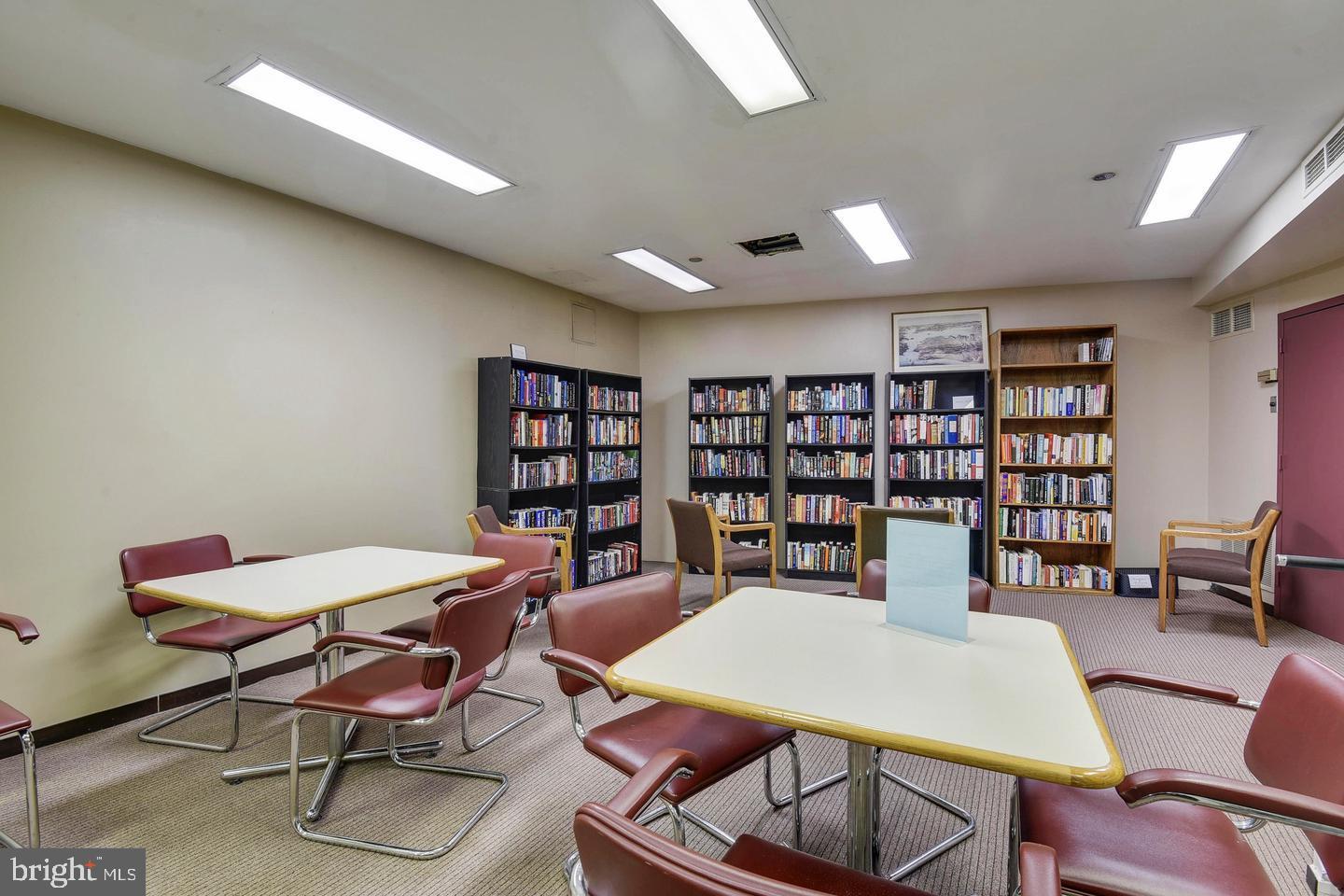 1805 Crystal Dr #613s