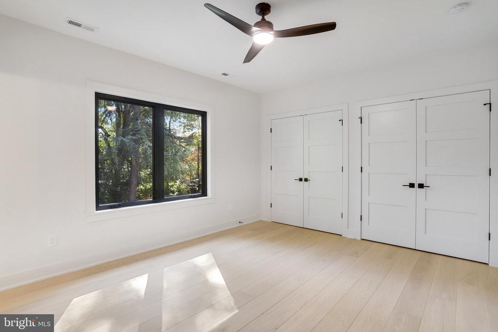 5606 Williamsburg Blvd