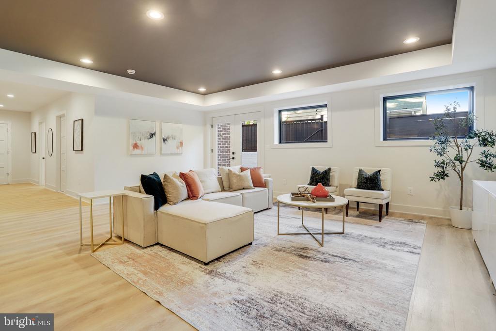 5606 Williamsburg Blvd