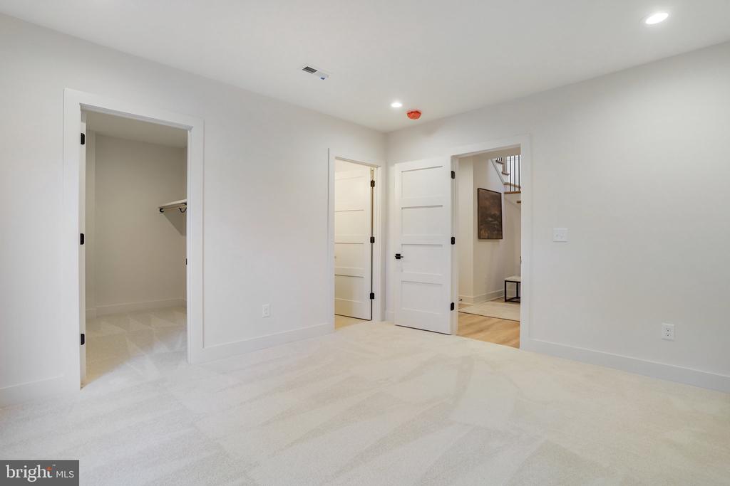 5606 Williamsburg Blvd