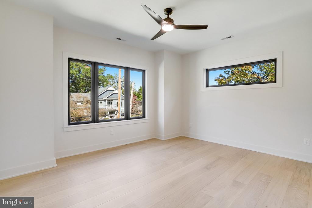 5606 Williamsburg Blvd