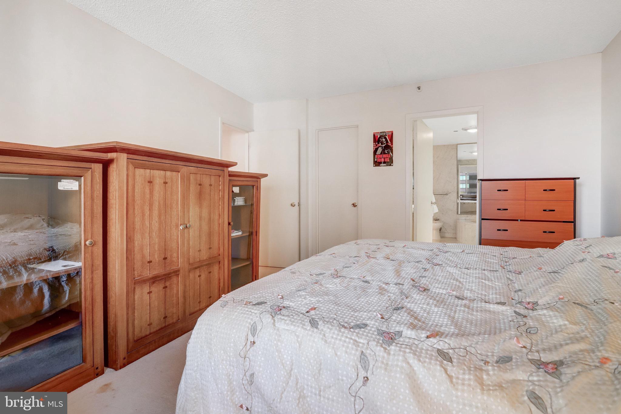 1300 Crystal Dr #901s