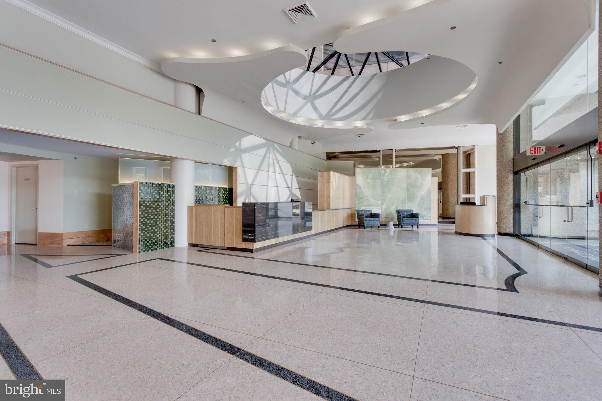 1300 Crystal Dr #901s