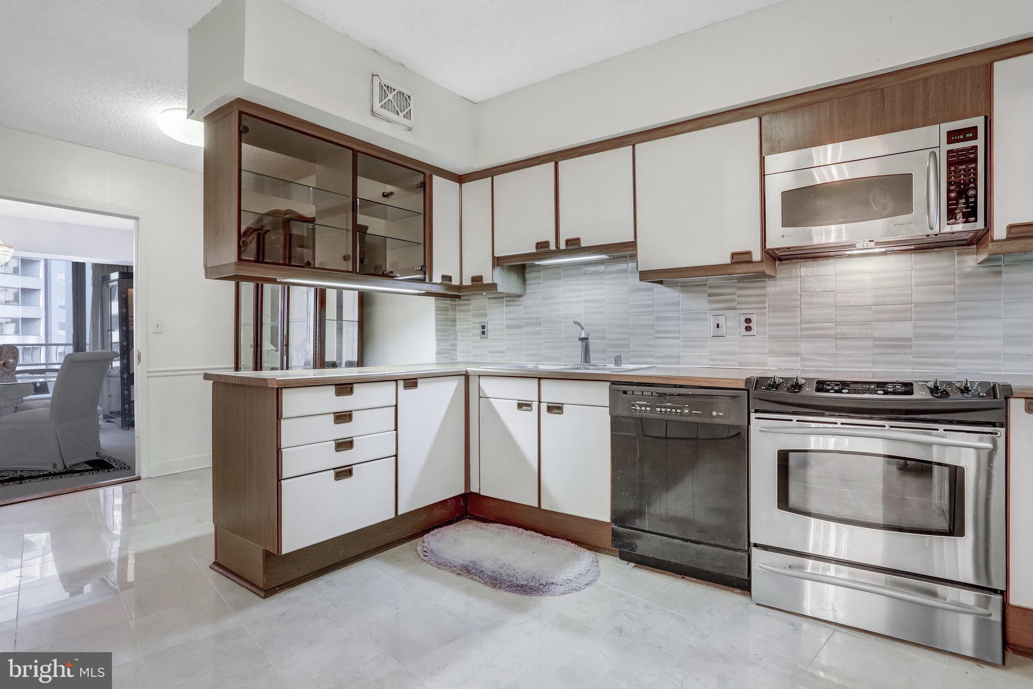 1300 Crystal Dr #901s