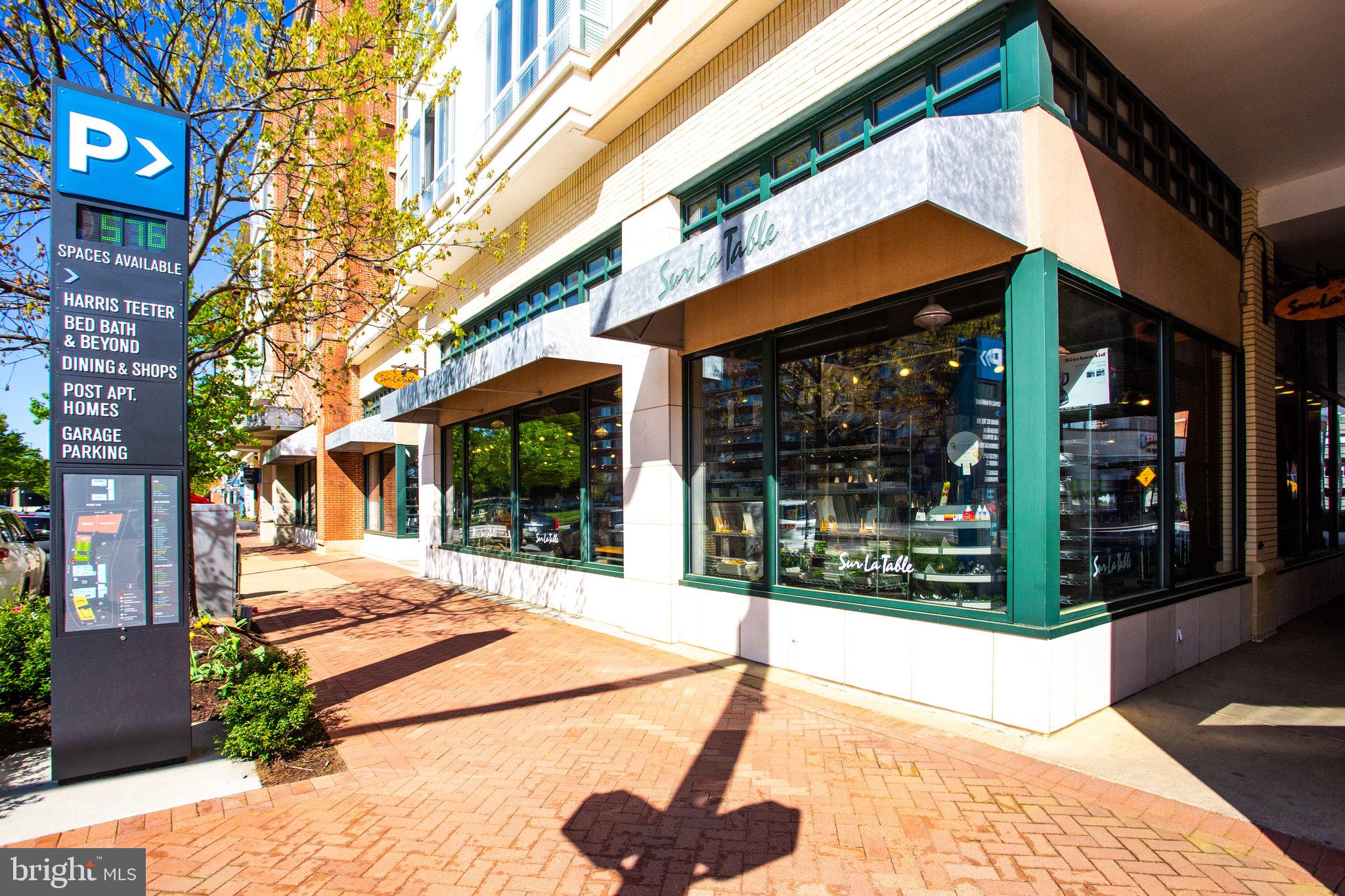 1300 Crystal Dr #901s